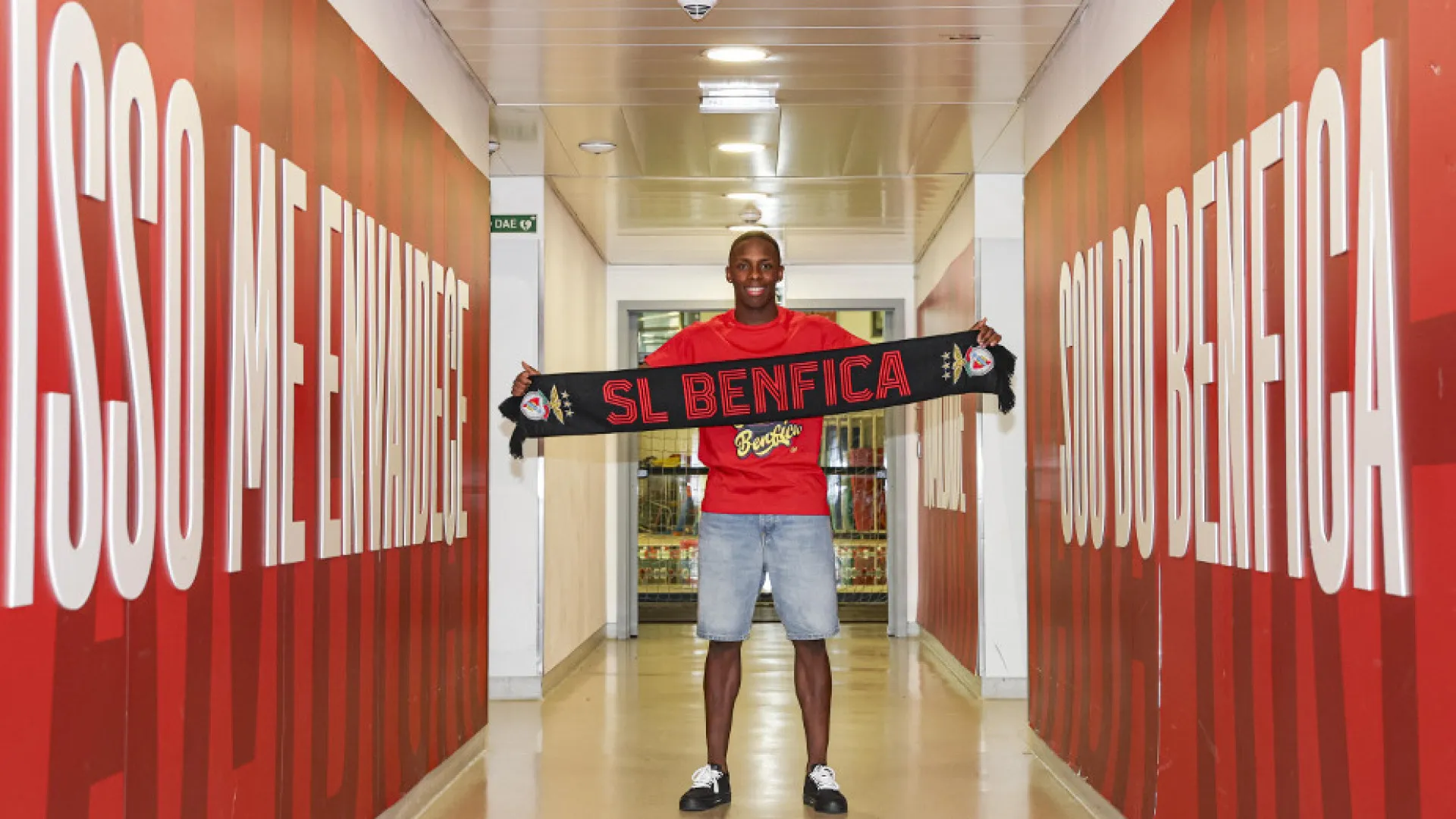 Benfica oferece contrato de longa duração a jovem pilar de Cassiano Klein