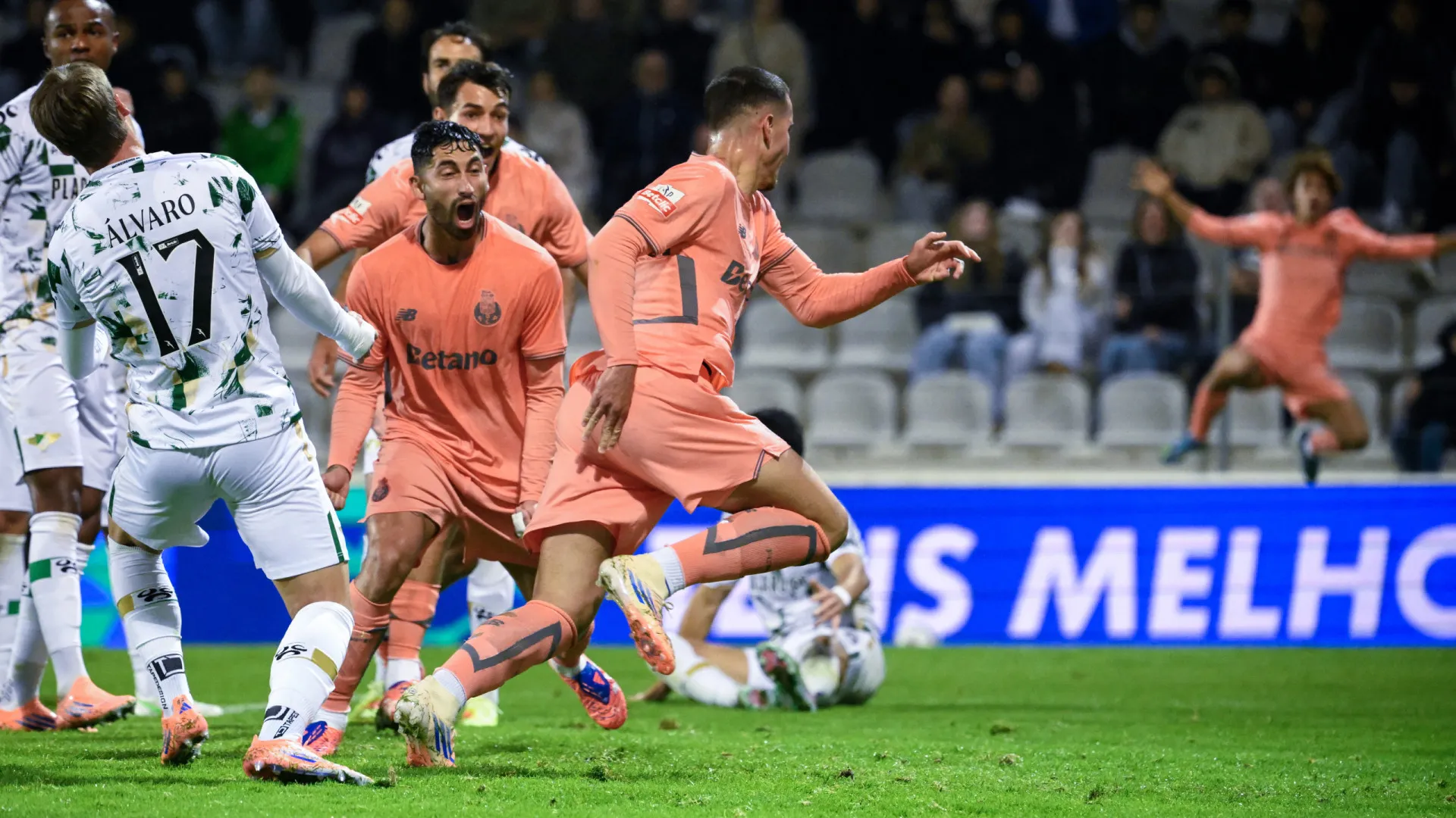 Líder FC Porto recebe Moreirense no meio de ciclo 'louco'