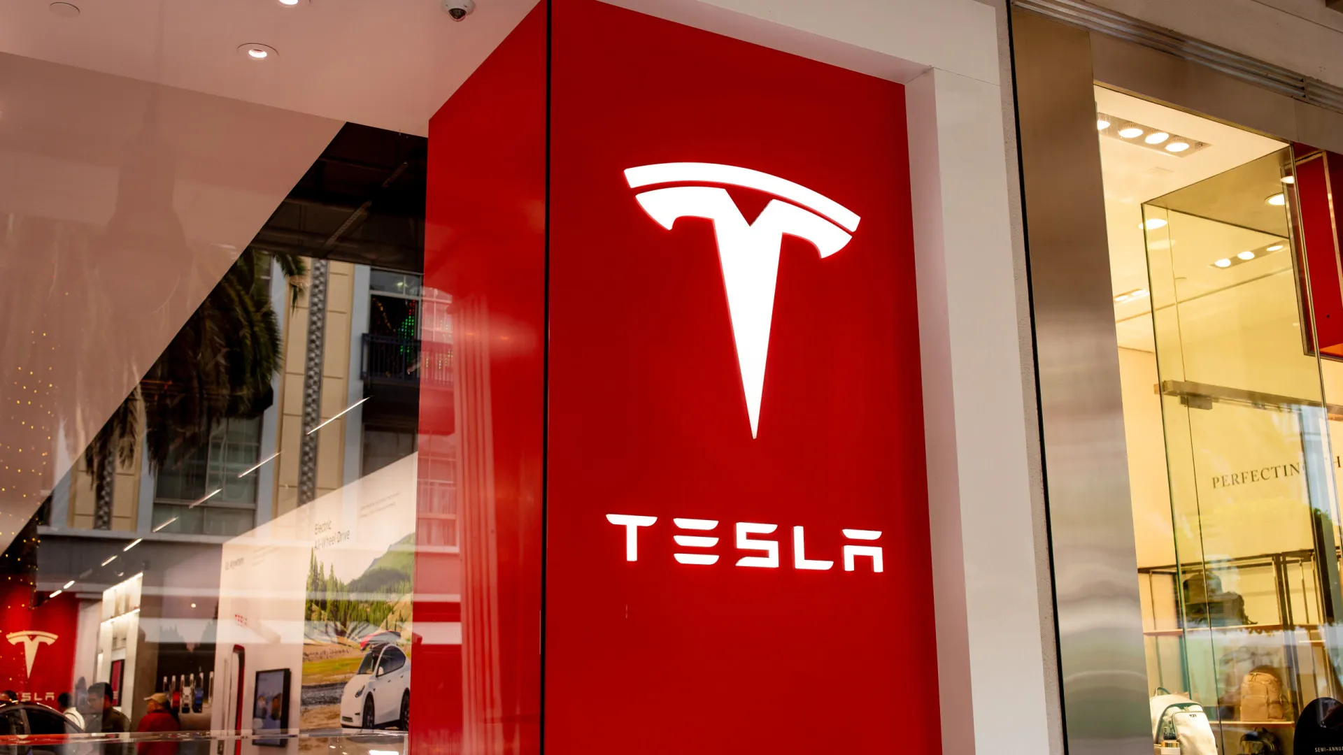 
                    Elon Musk recupera plano de remuneração milionário na Tesla
                