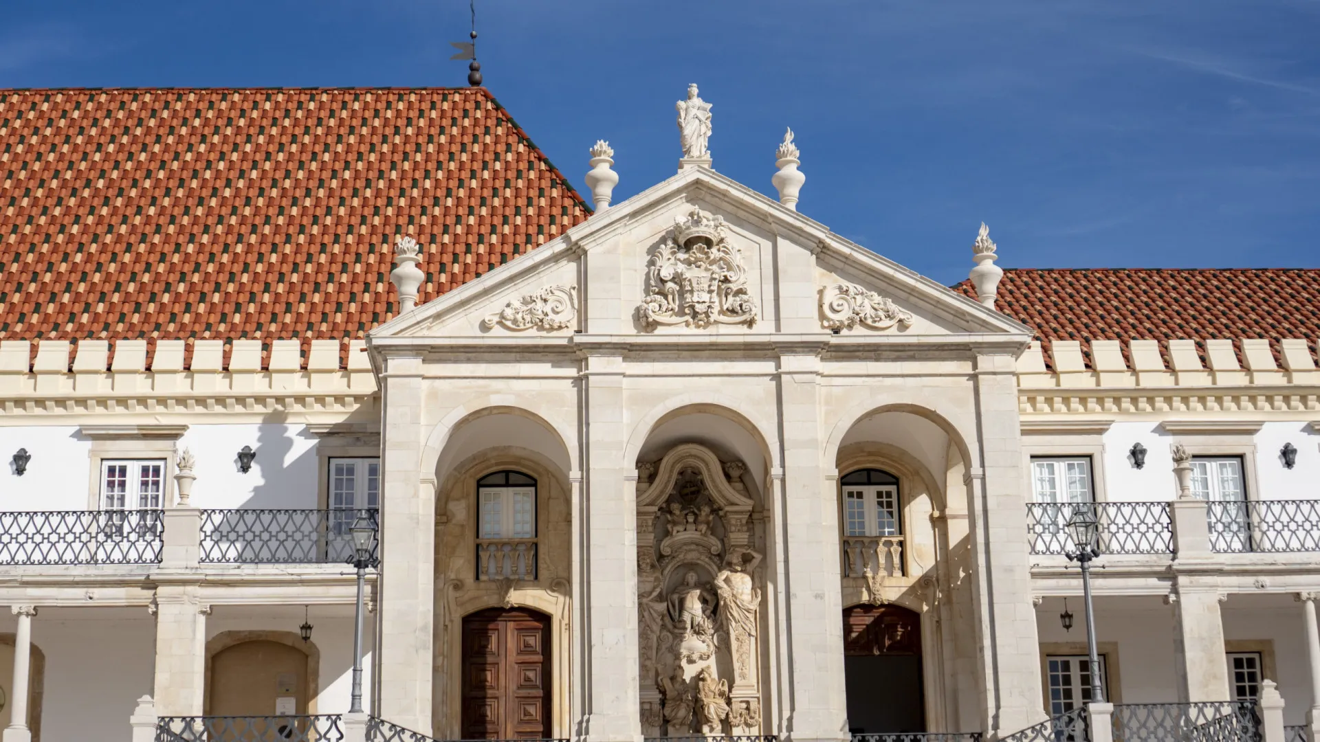 
                    Universidade de Coimbra encerrada na sexta-feira
                