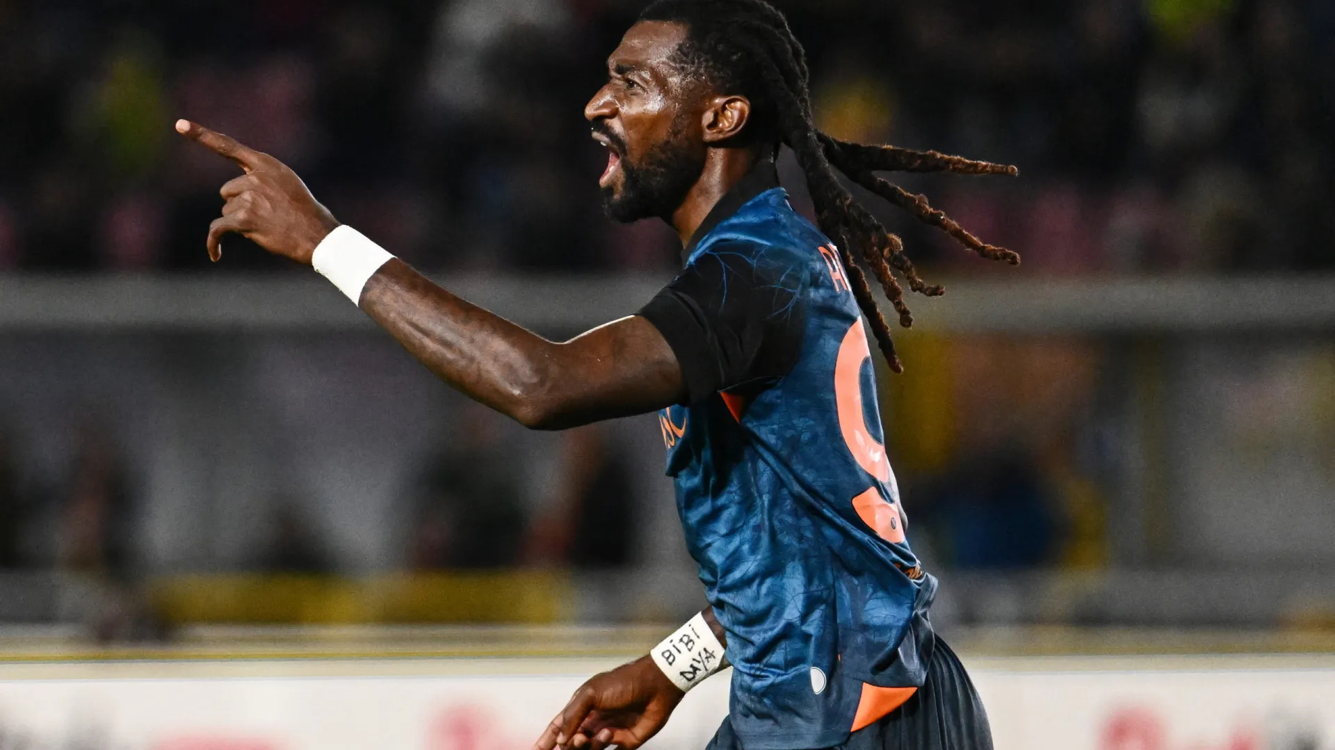 
                    Frank Anguissa coloca Napoli cada vez mais líder da Serie A
                