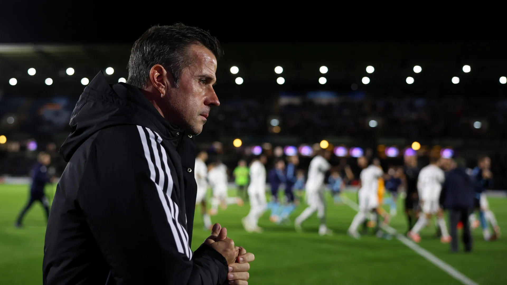 
                    Fulham, de Marco Silva, precisou de penáltis para eliminar o Wycombe
                