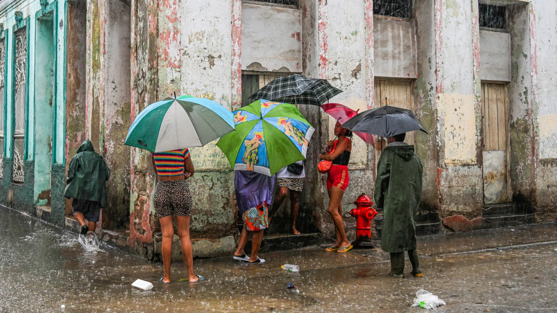 Furacão Melissa baixa à categoria 3 perto de Cuba com ventos de 205 km/h