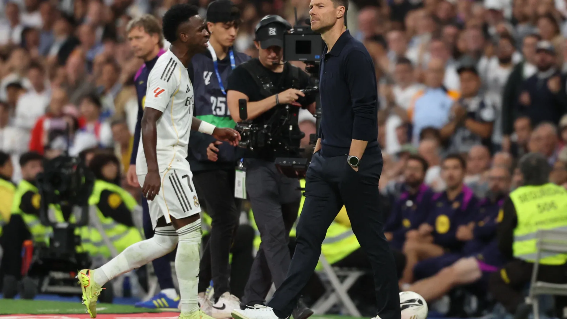 
                    Vinícius Jr. reage a polémica com Xabi Alonso e deixa esta mensagem
                