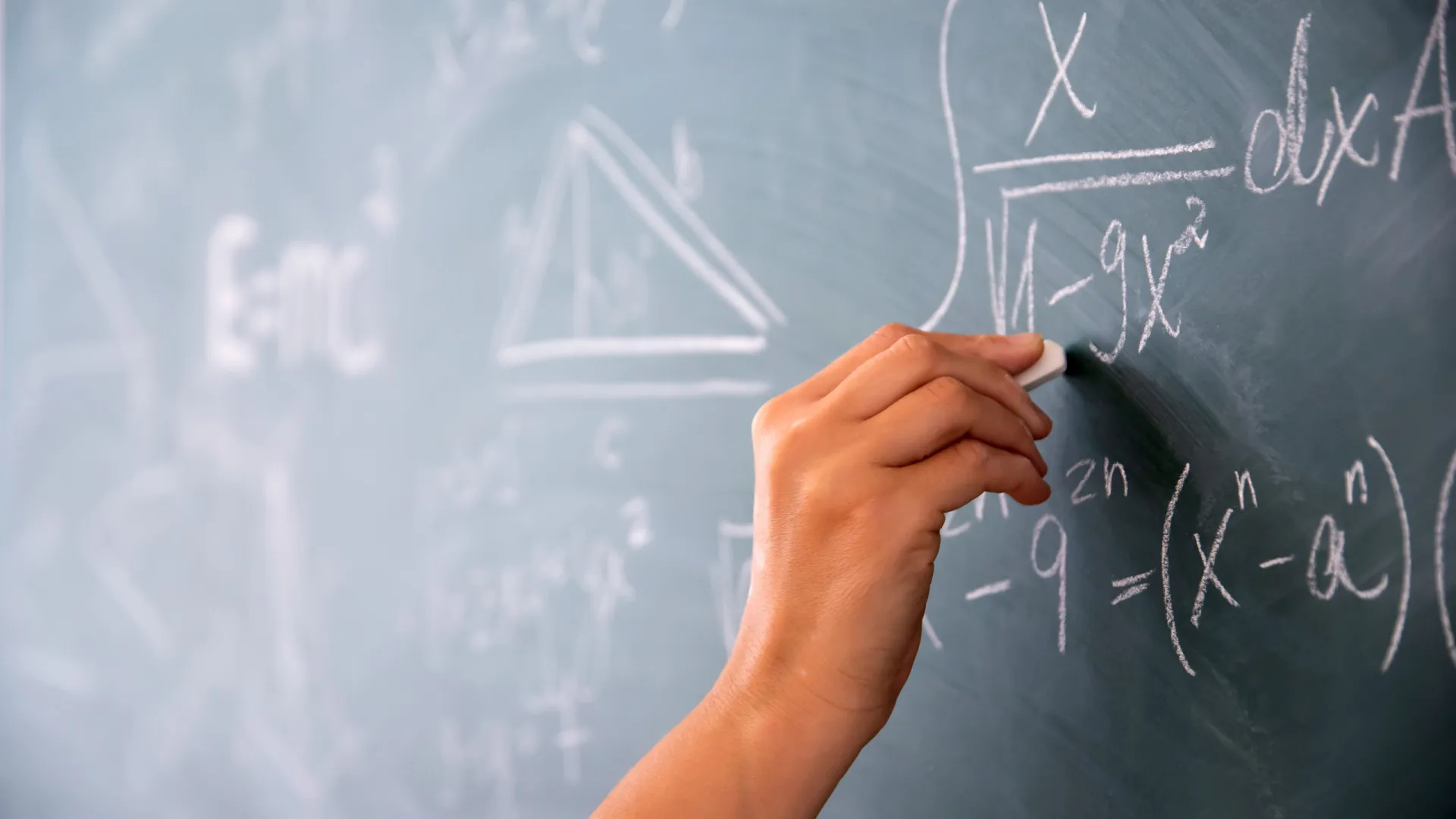 Falsa professora deu matemática durante 36 anos em várias escolas