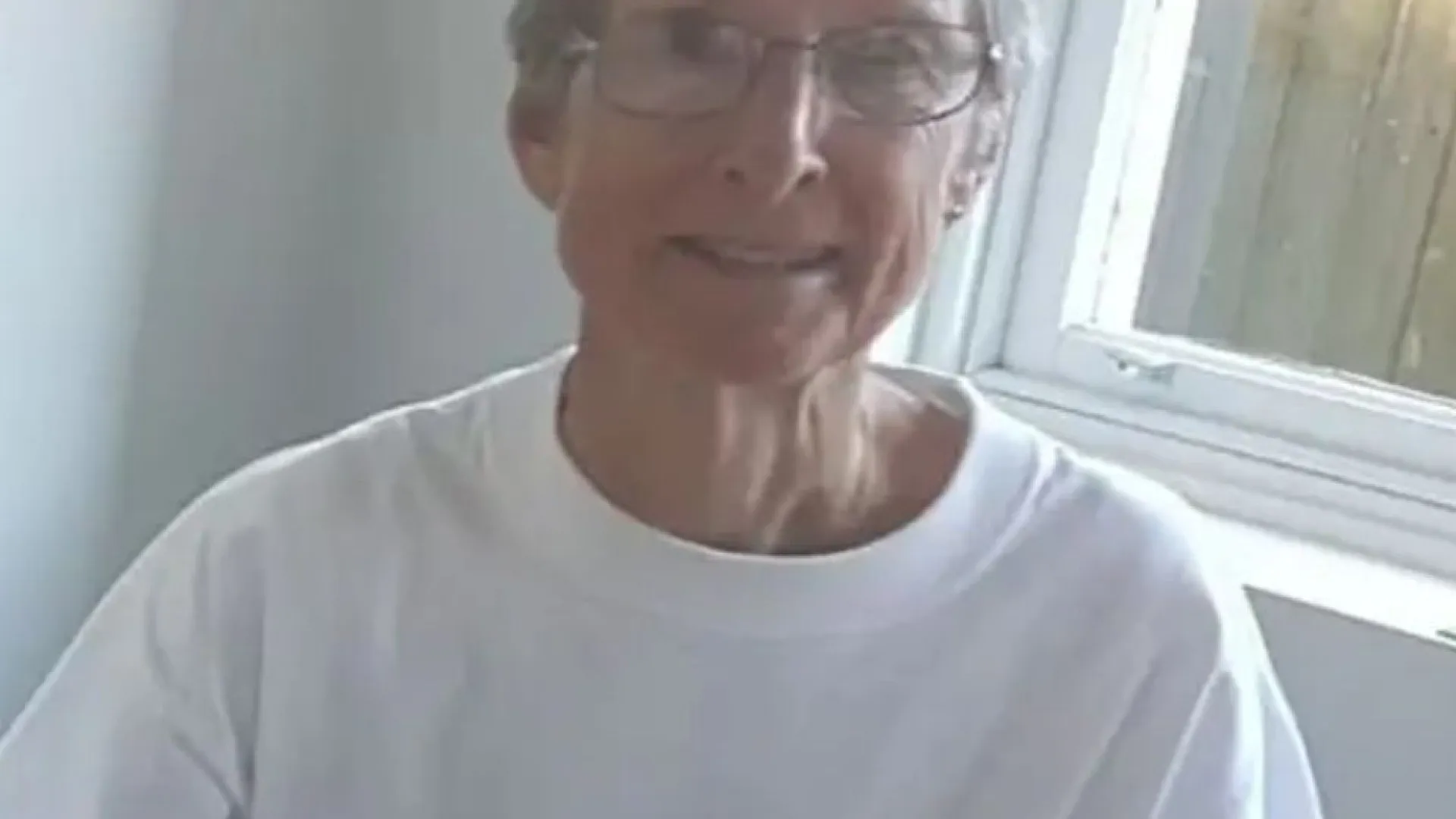 
                    Identificada idosa que morreu em ilha após ser esquecida por cruzeiro
                