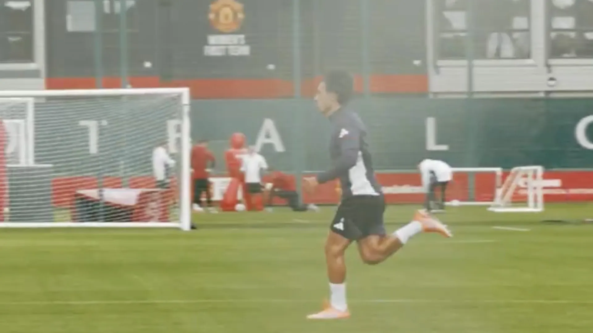 Ruben Amorim recebe 'reforço de peso' no treino do Manchester United