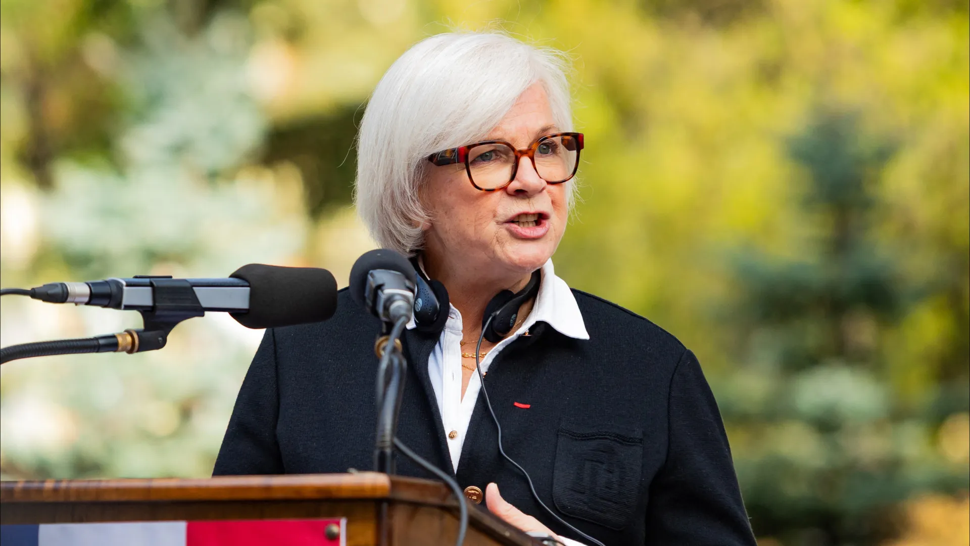 
                    França garante apoio à Roménia após EUA reduzirem efetivos militares
                