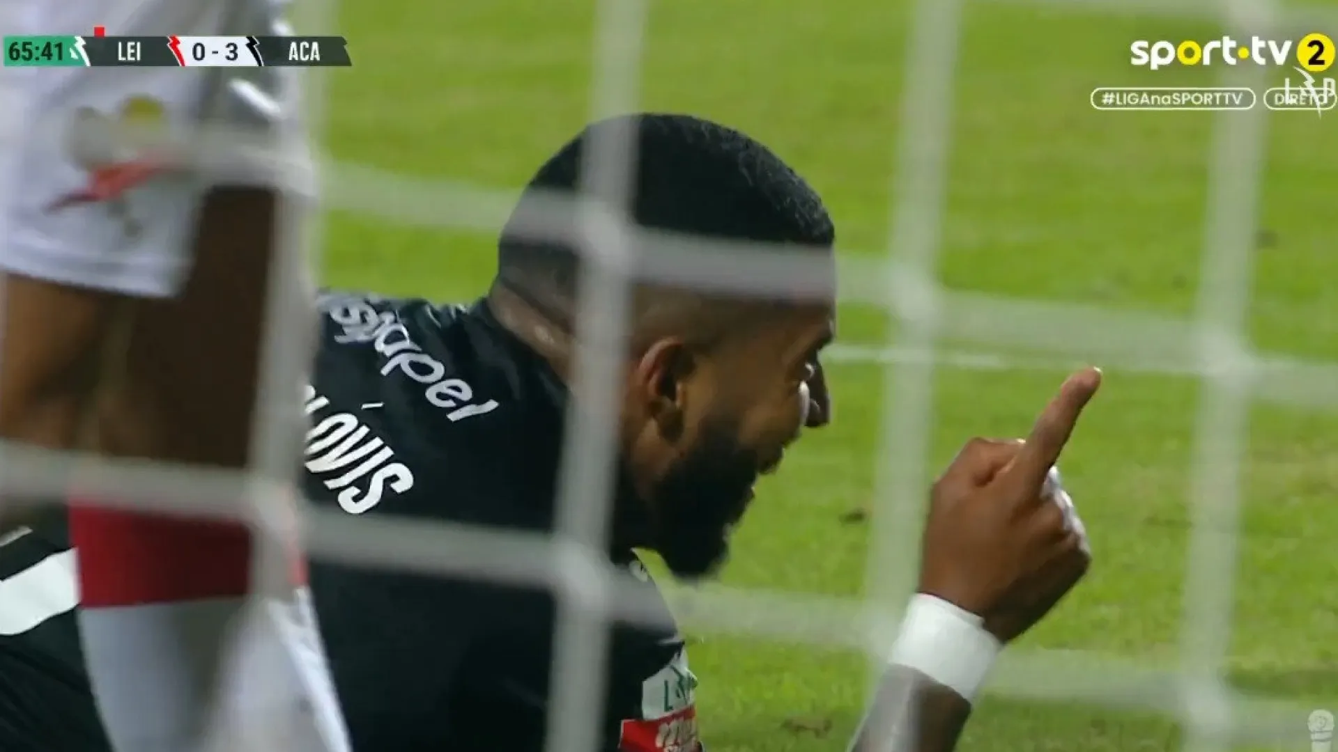 Um, dois, três, quatro. Póquer de André Clóvis está a dar que falar