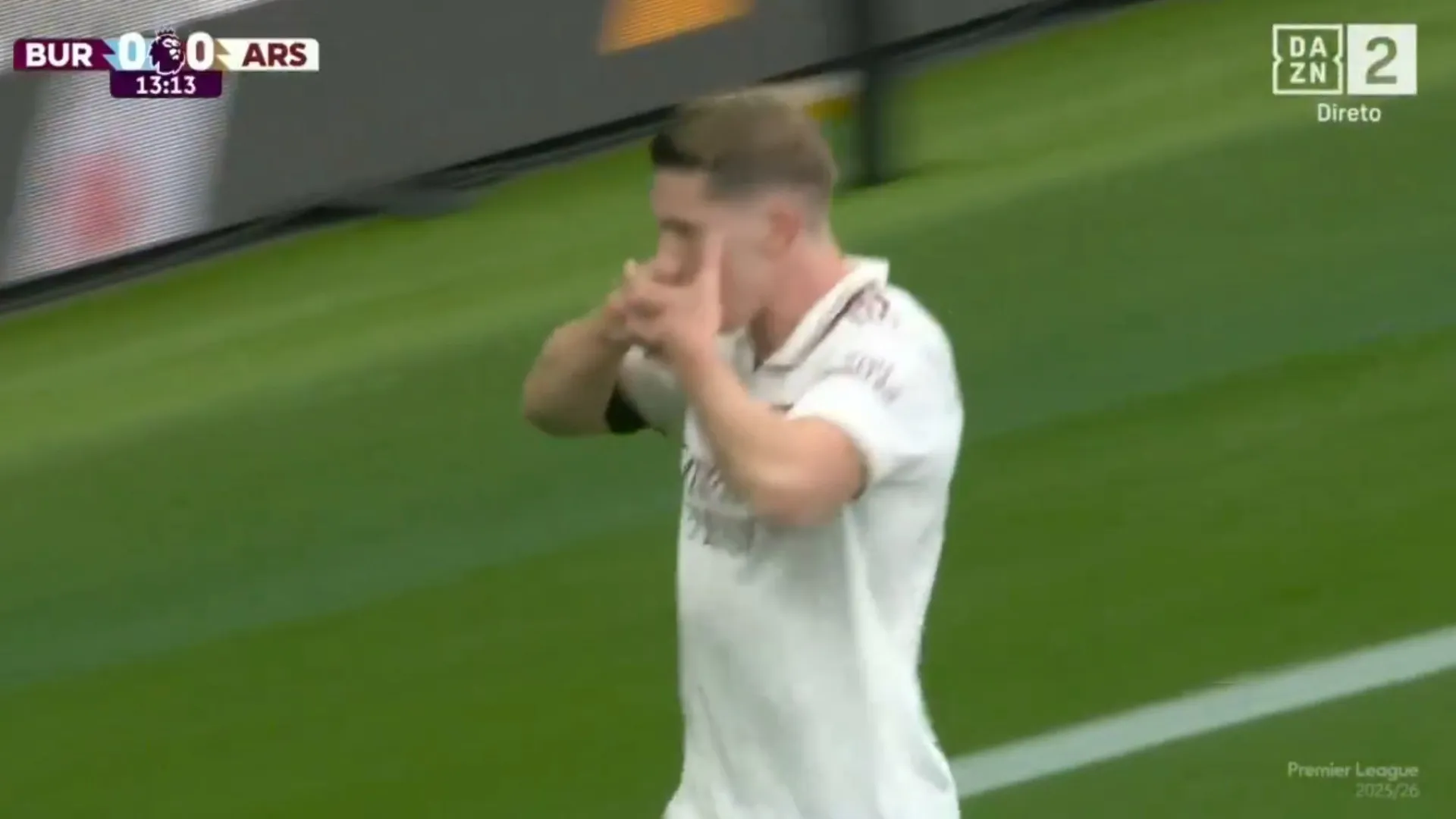 
                    Eis o (improvável?) golo de Viktor Gyokeres que deixou o Arsenal em festa
                