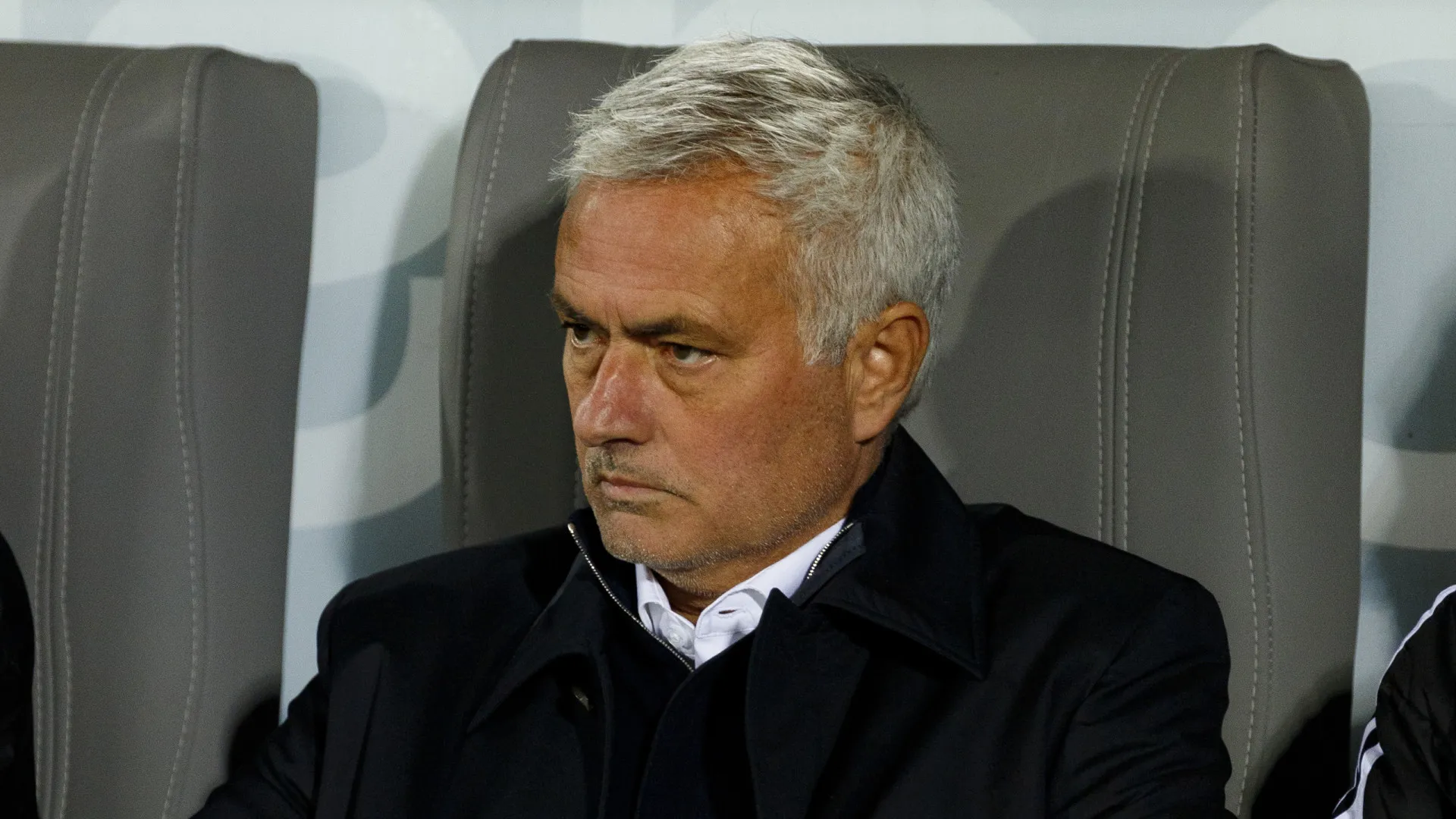 
                    Mourinho responde ao treinador do Vitória SC: 