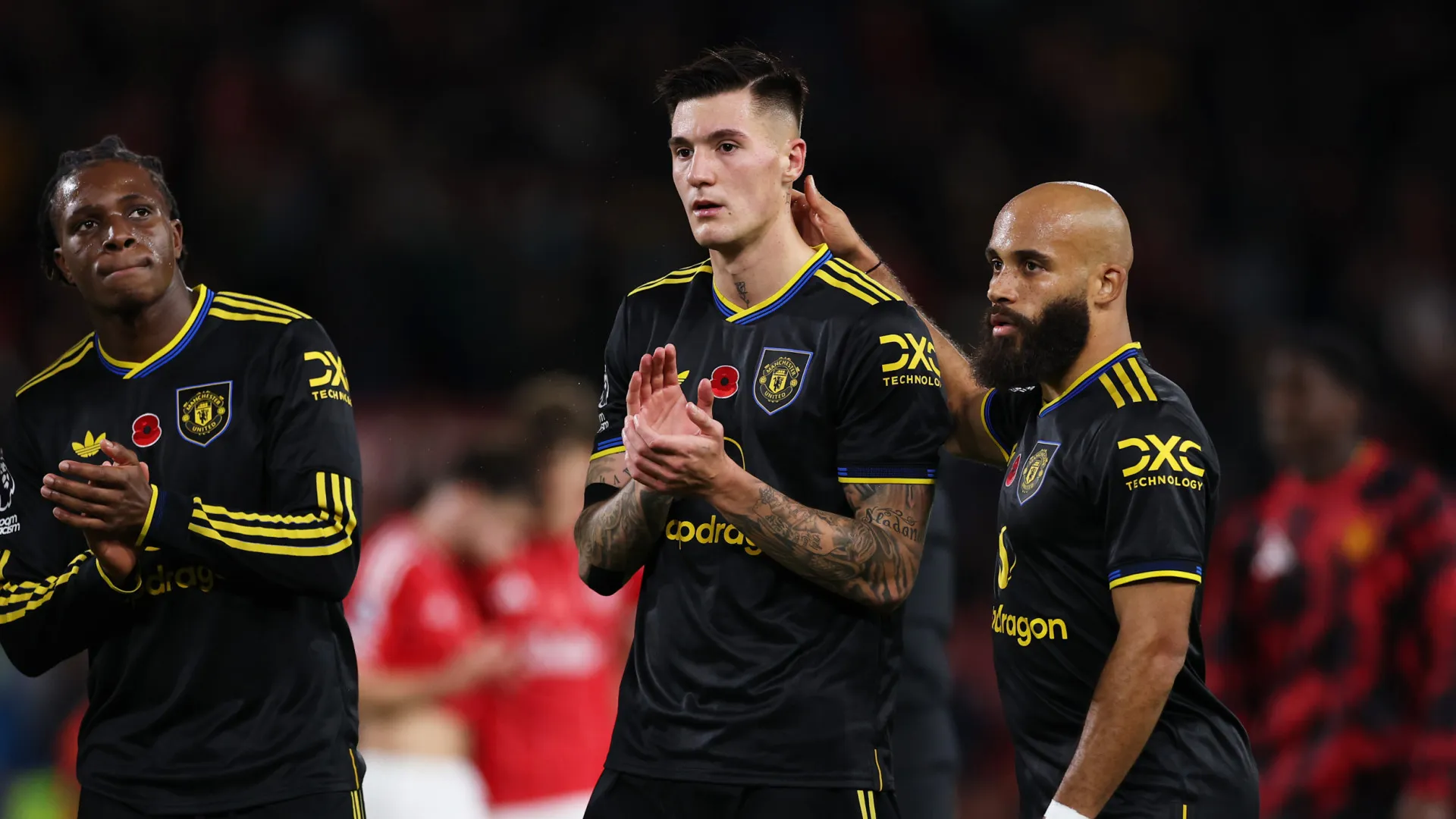 
                    Gary Neville aponta dedo a reforço de Ruben Amorim: 