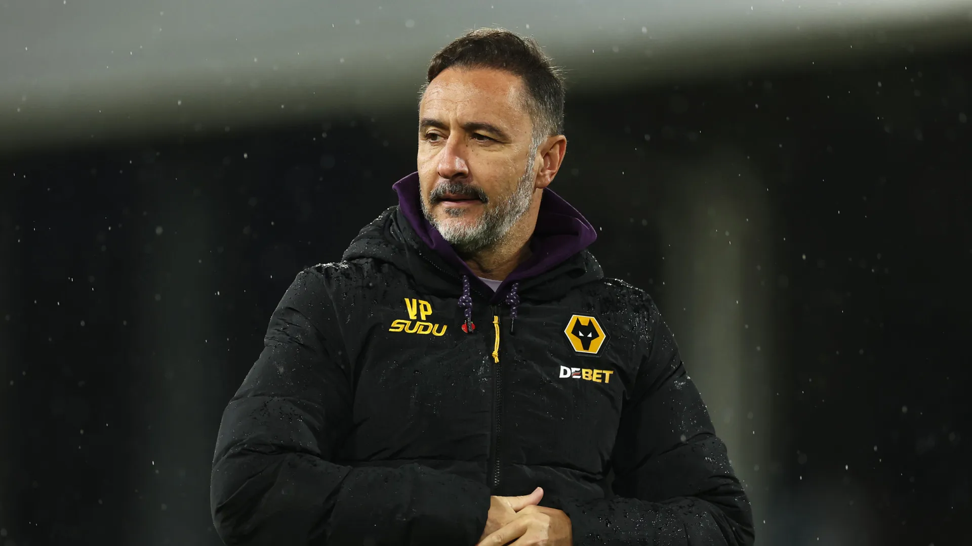 
                    Oficial: Vítor Pereira despedido dos Wolves após derrota com Marco Silva
                