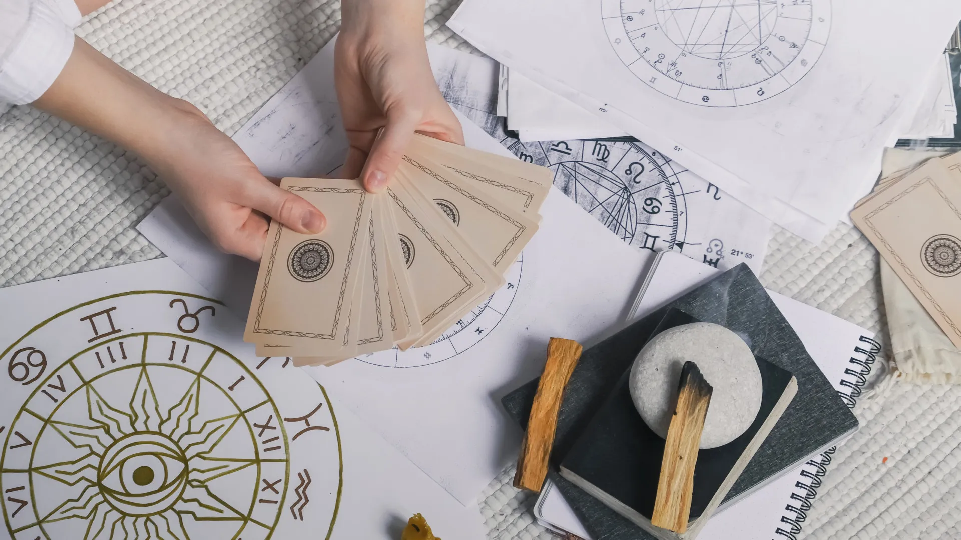 
                    Está destinado! A astrologia diz que estes signos têm uma dívida cármica
                