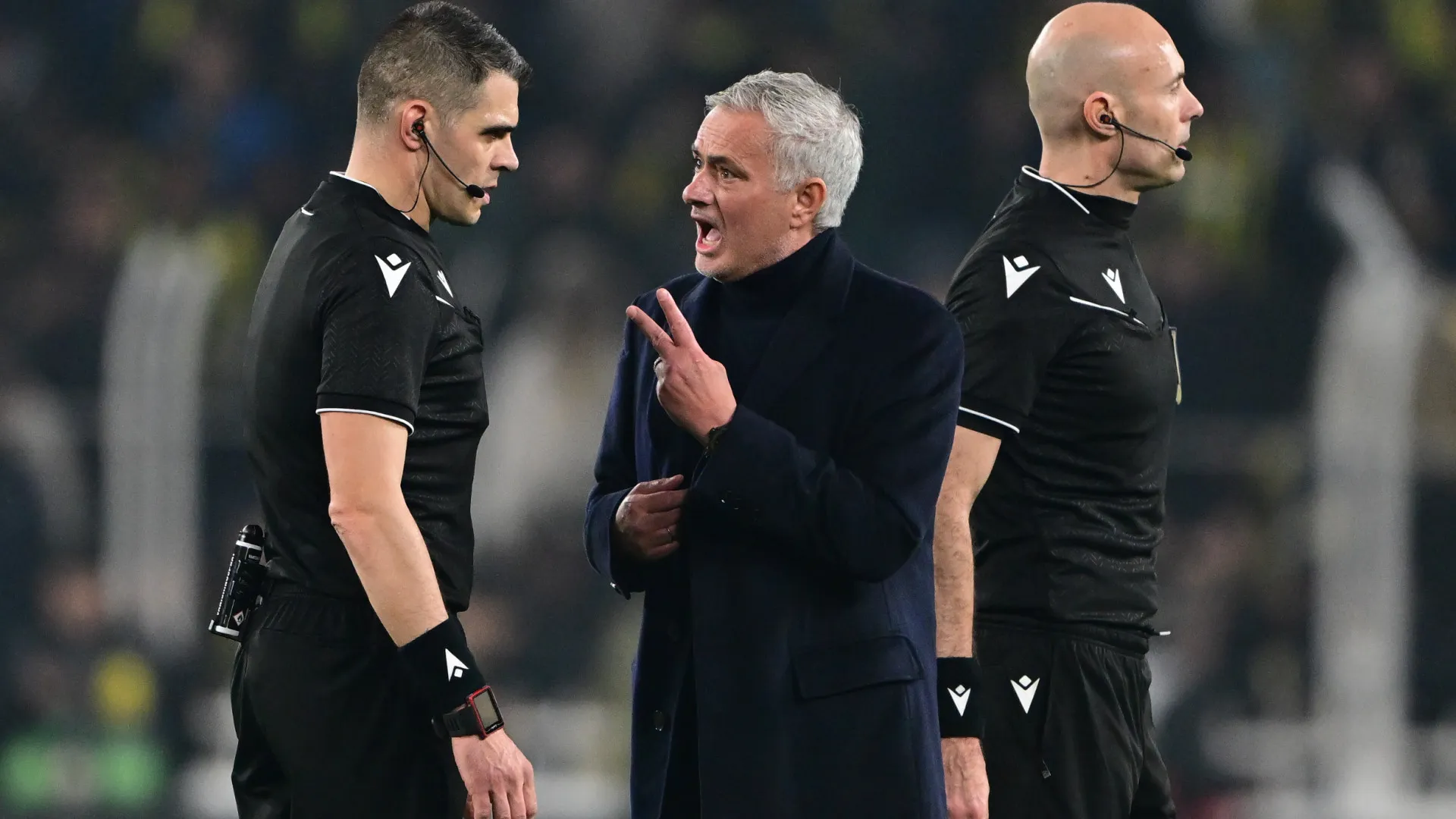 
                    Árbitro do Benfica-Bayer traz 'pesadelos' a Mourinho: 