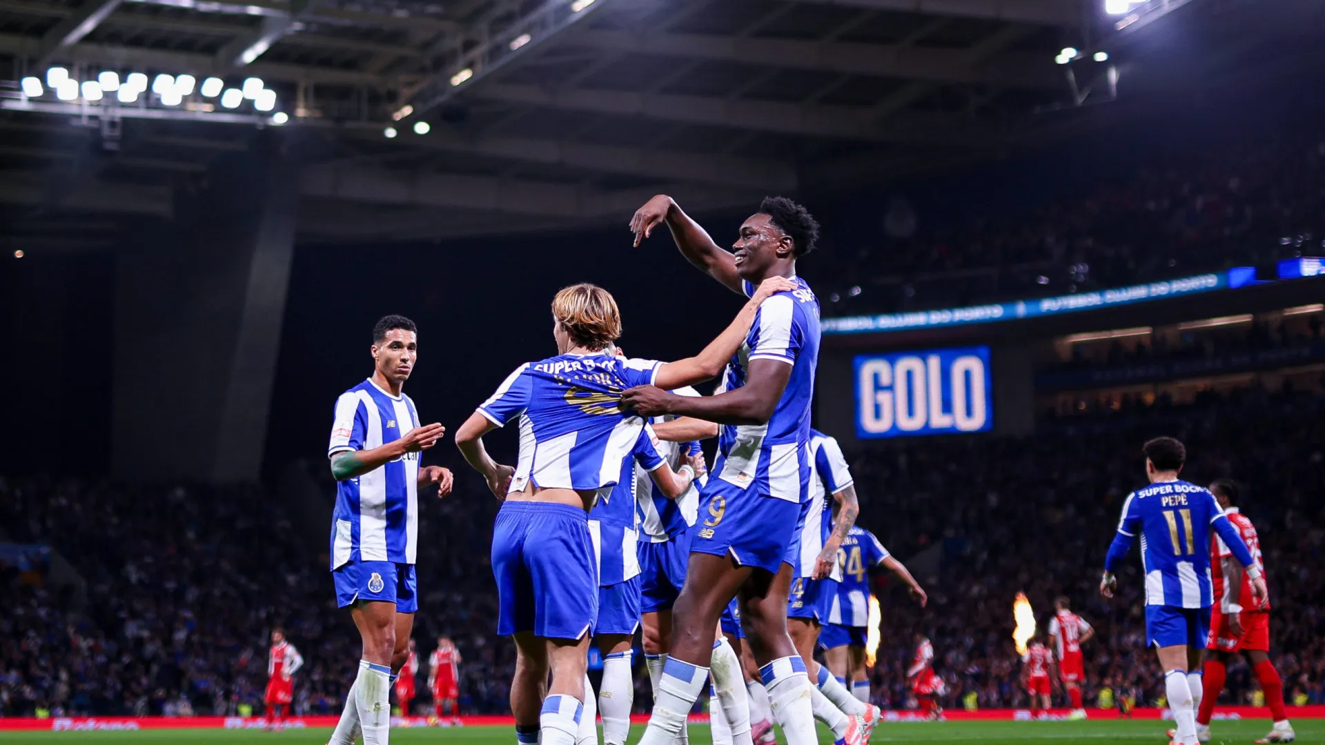 
                    FC Porto fecha  ciclo minhoto com Sporting e Benfica na expectativa
                
