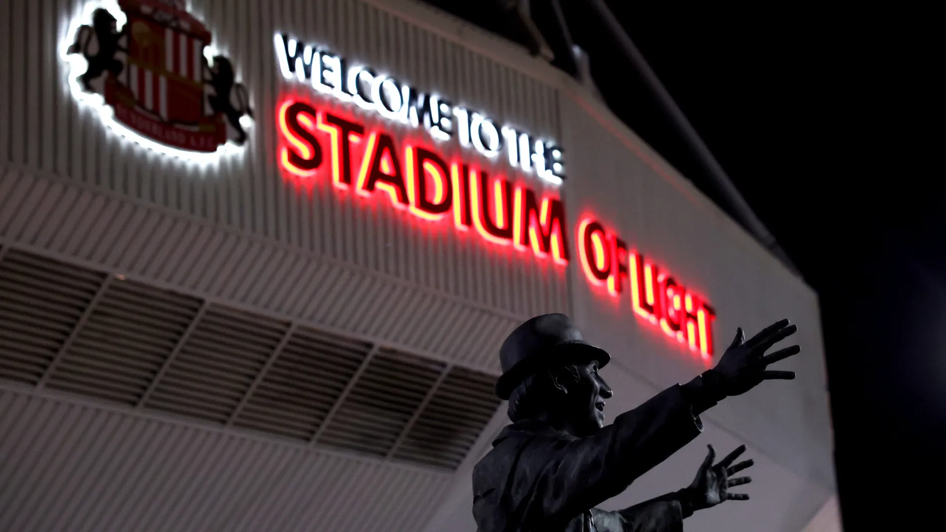 
                    EM DIRETO: 'Sensação' Sunderland recebe Everton no fecho da jornada
                