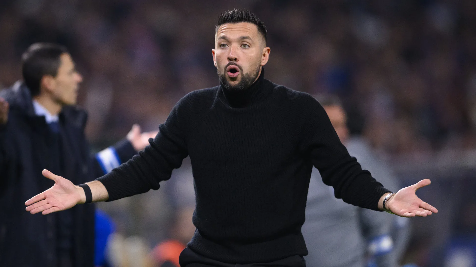 
                    FC Porto mantém Sporting e Benfica longe do topo. João Pereira despedido
                