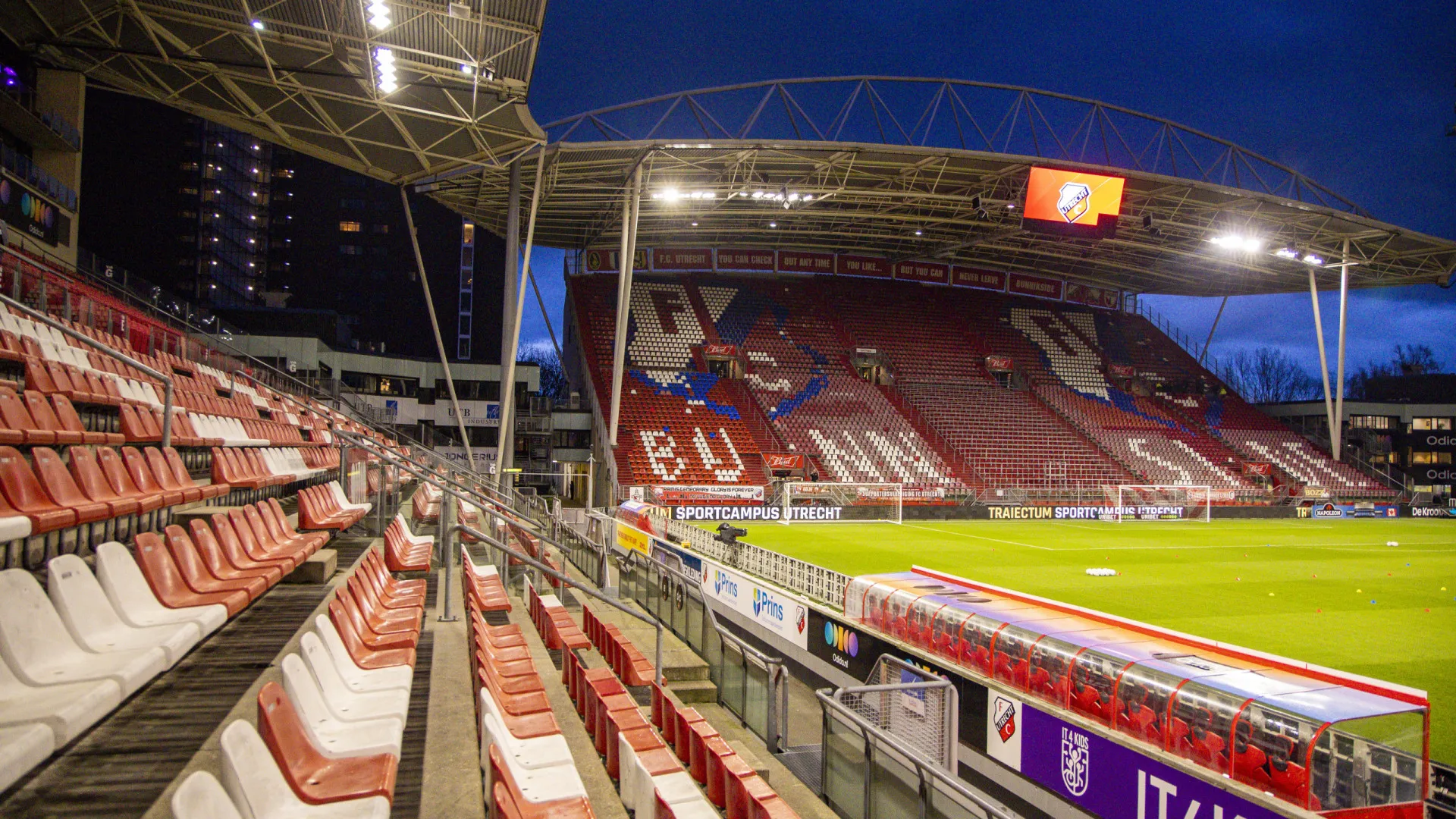 
                    FC Porto visita Utrecht sob alerta de água contaminada
                