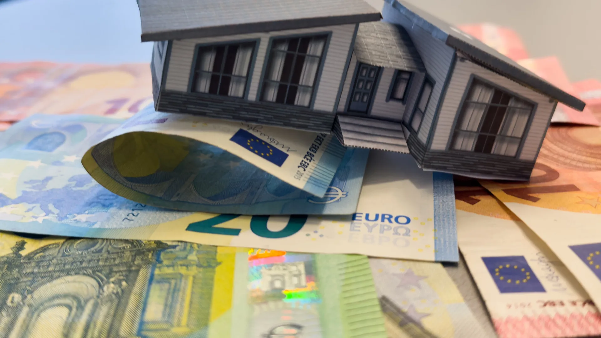 
                    Apoio à renda gera polémica: Afinal, quem tem direito a receber? 
                