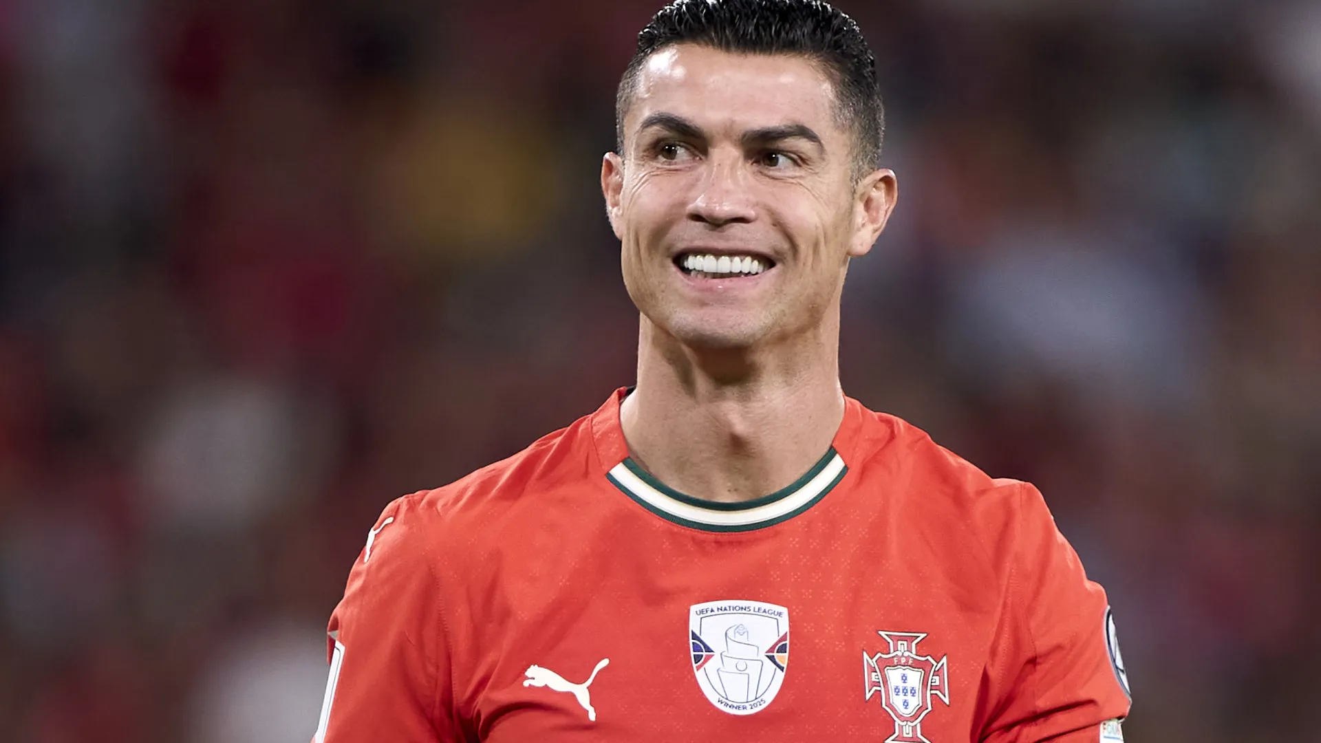 
                    CR7 não sabe quantos carros tem. O mais recente é este Bugatti
                
