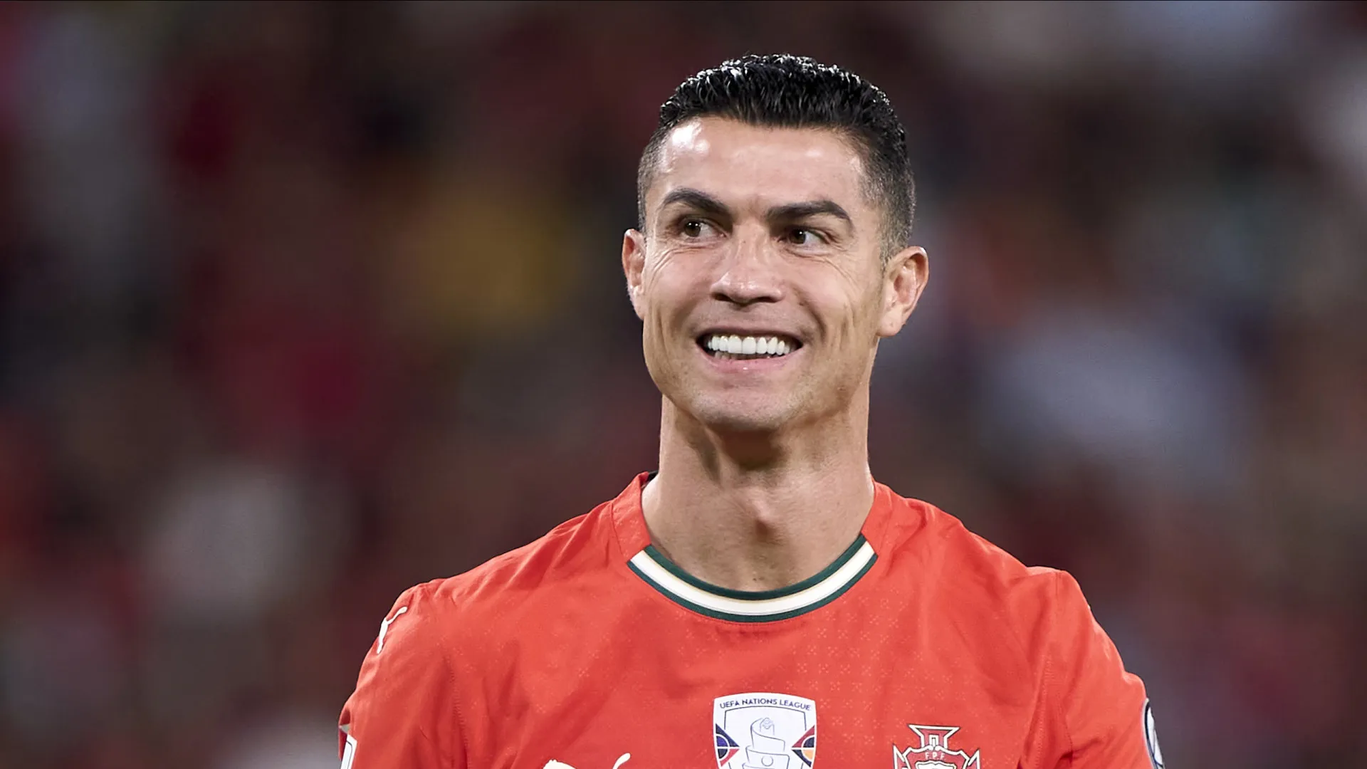 
                    EM DIRETO: Cristiano Ronaldo recebido por Trump na Casa Branca
                