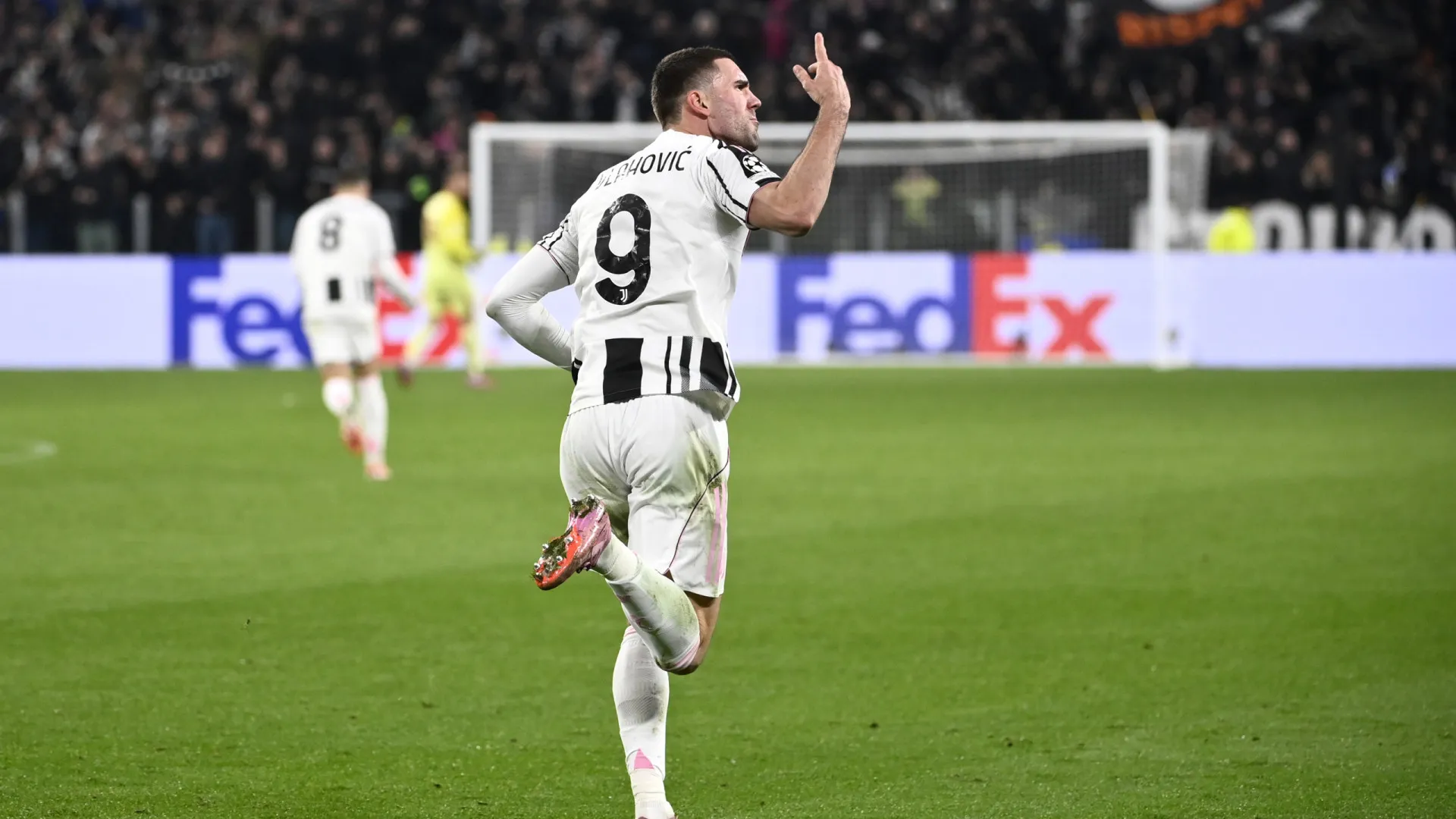 
                    EM DIRETO: Sporting empata com a Juventus no recomeço da partida
                