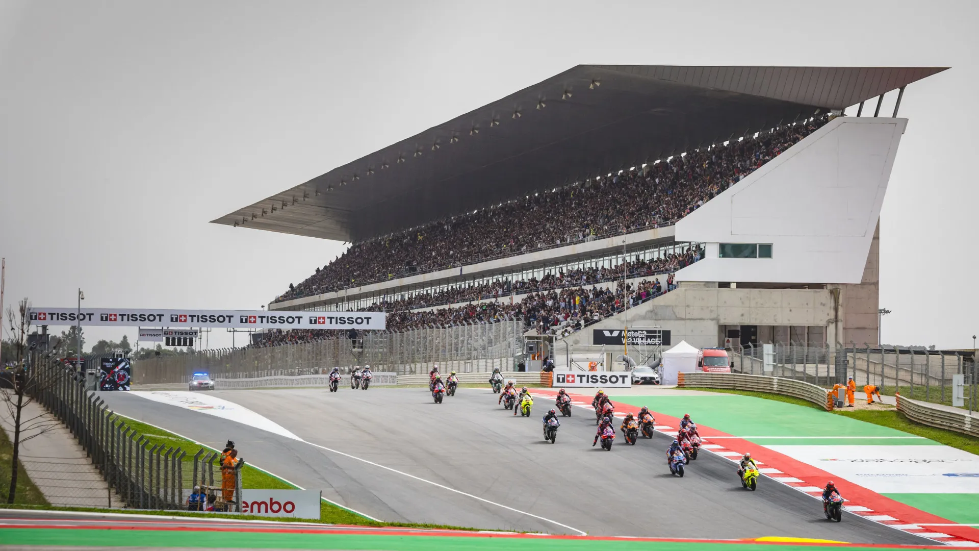 
                    GP de Portugal de MotoGP deverá levar cerca de 170 mil pessoas a Portimão
                