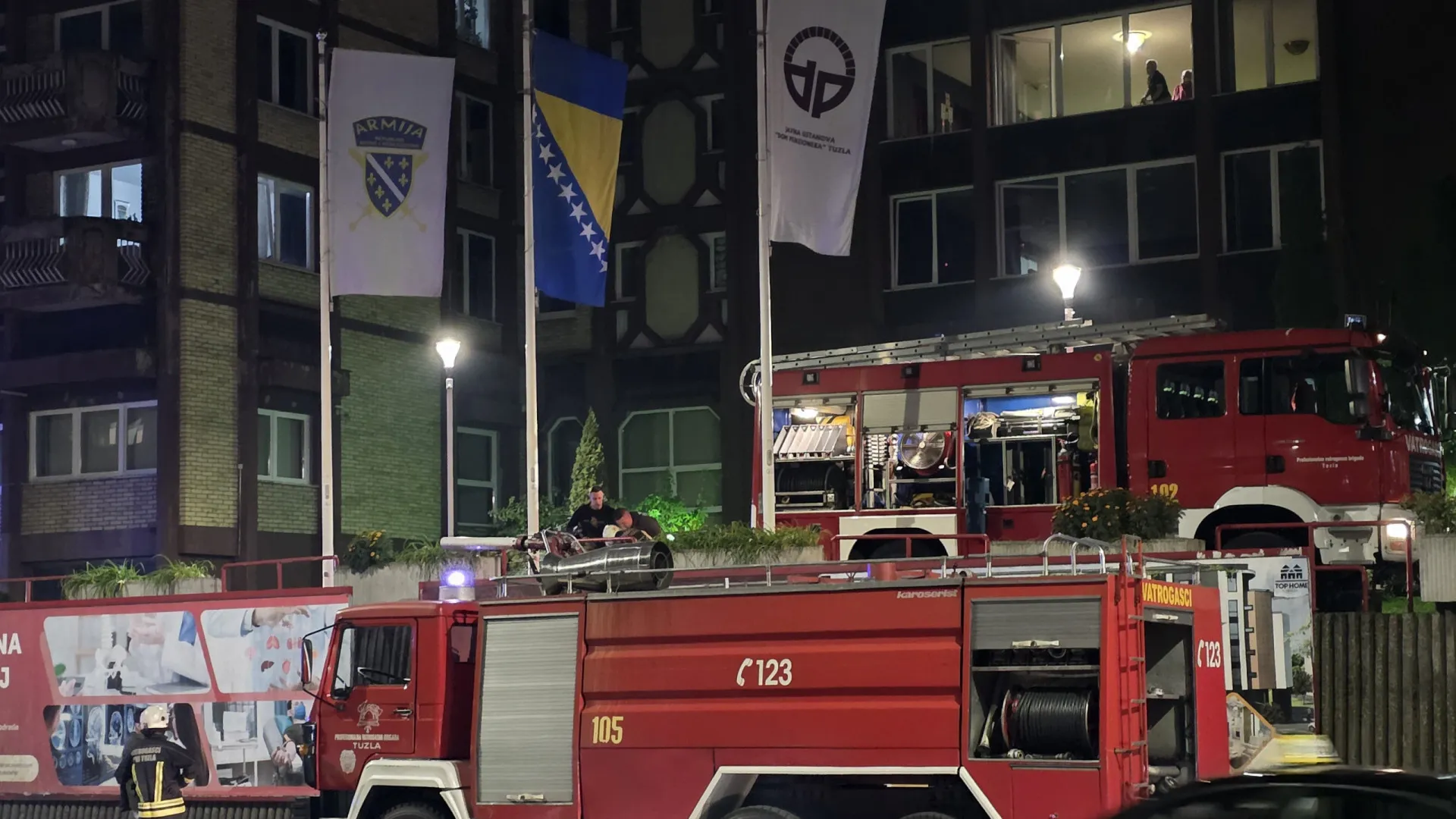 
                    Incêndio em lar de idosos na Bósnia. Há 11 mortos e vários feridos
                