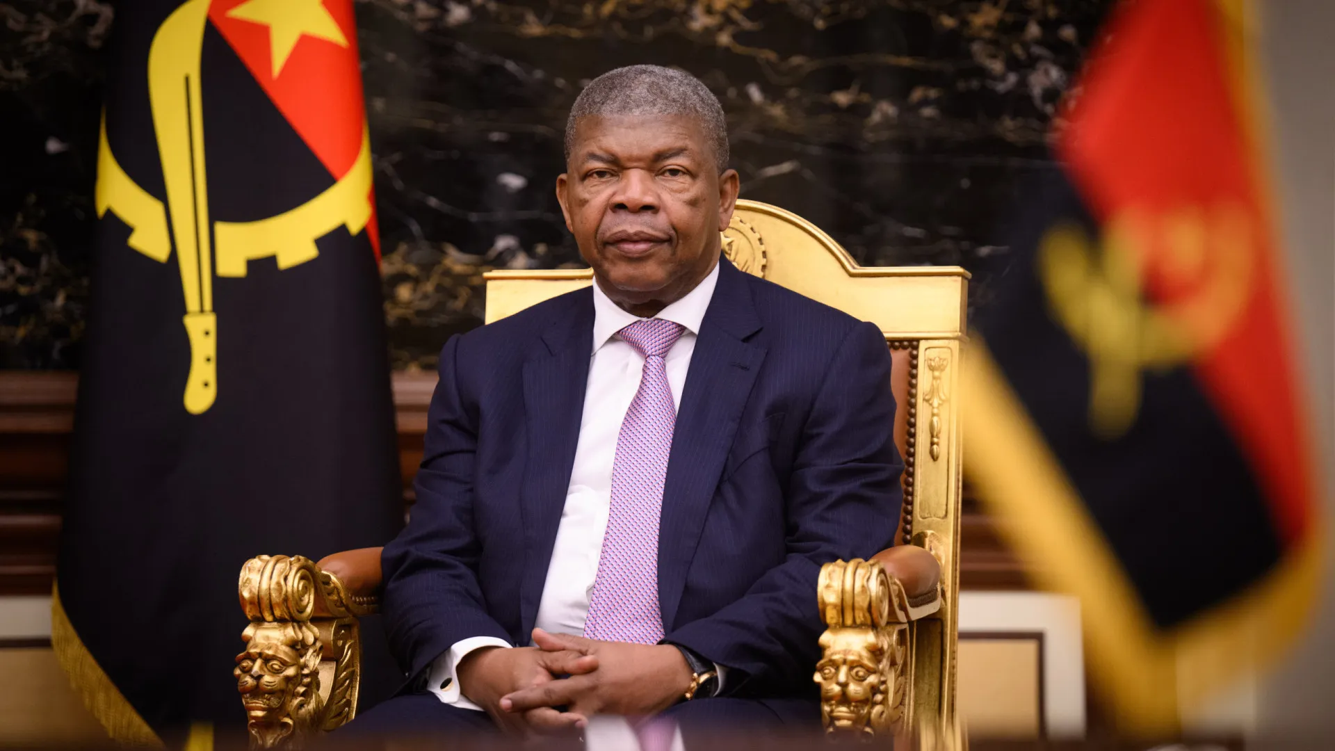 
                    João Lourenço felicita Seguro: 