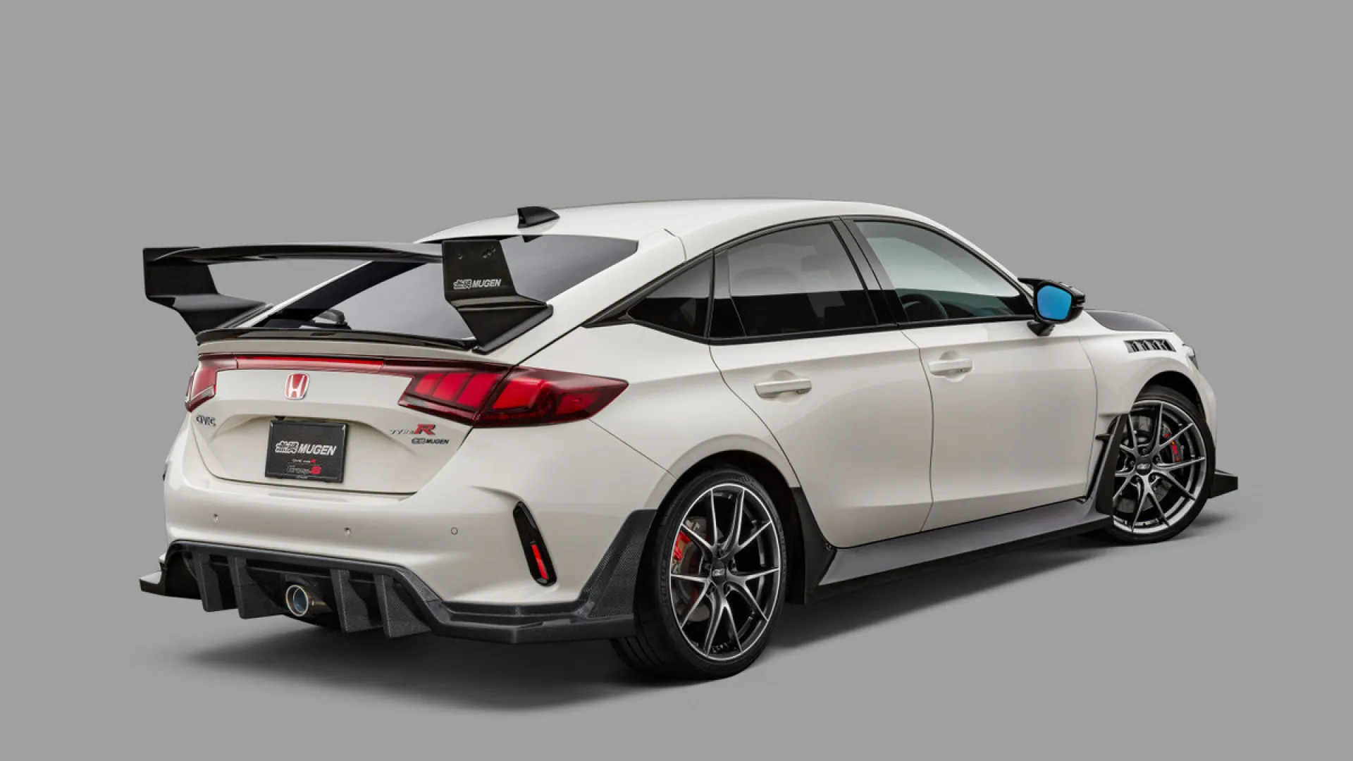 
                    'Kit' da Mugen torna o Civic Type R mais desportivo. O preço impressiona
                