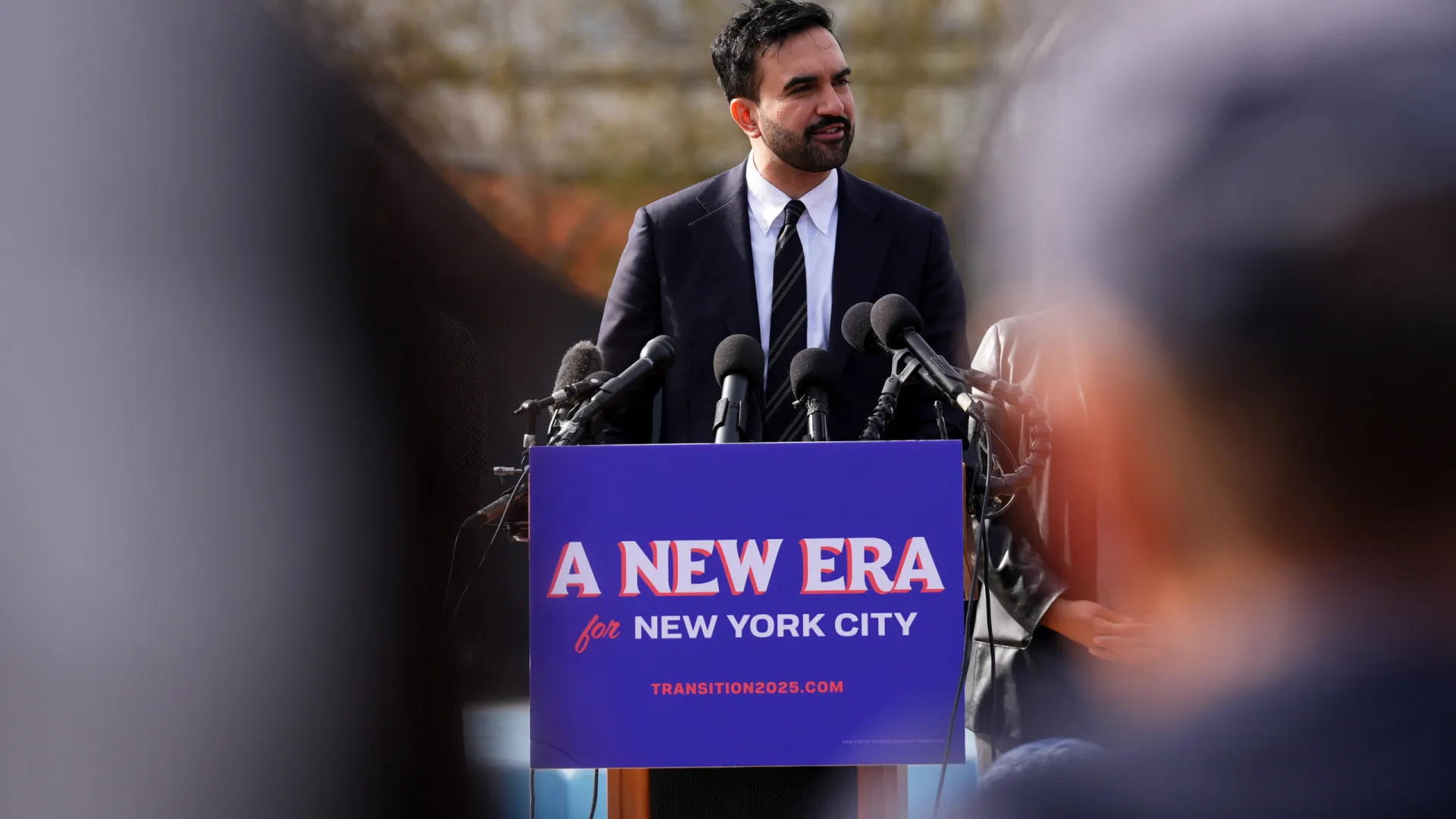 
                    Vitória de Mamdani inspira jovens na política do Uganda: 