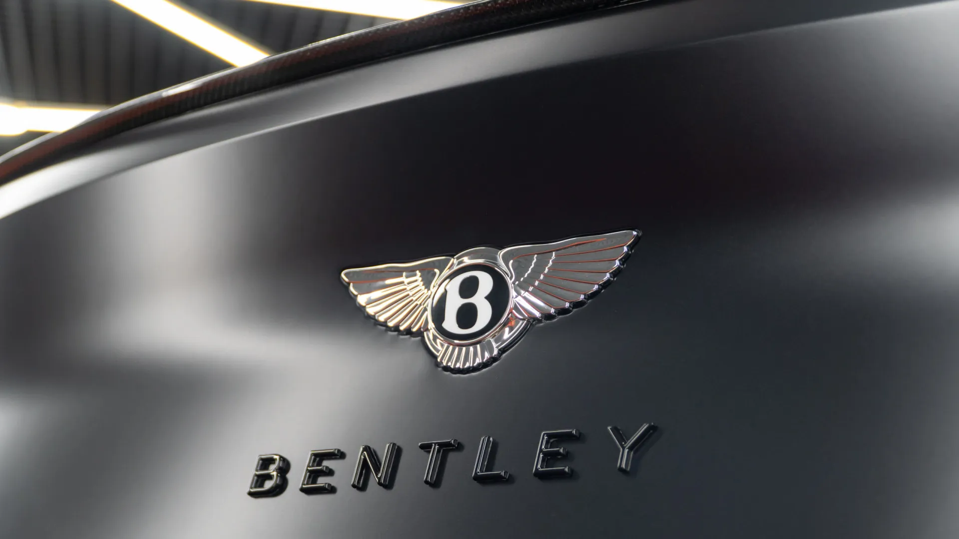 
                    Bentley atualiza planos e prolonga 'vida' dos motores de combustão
                