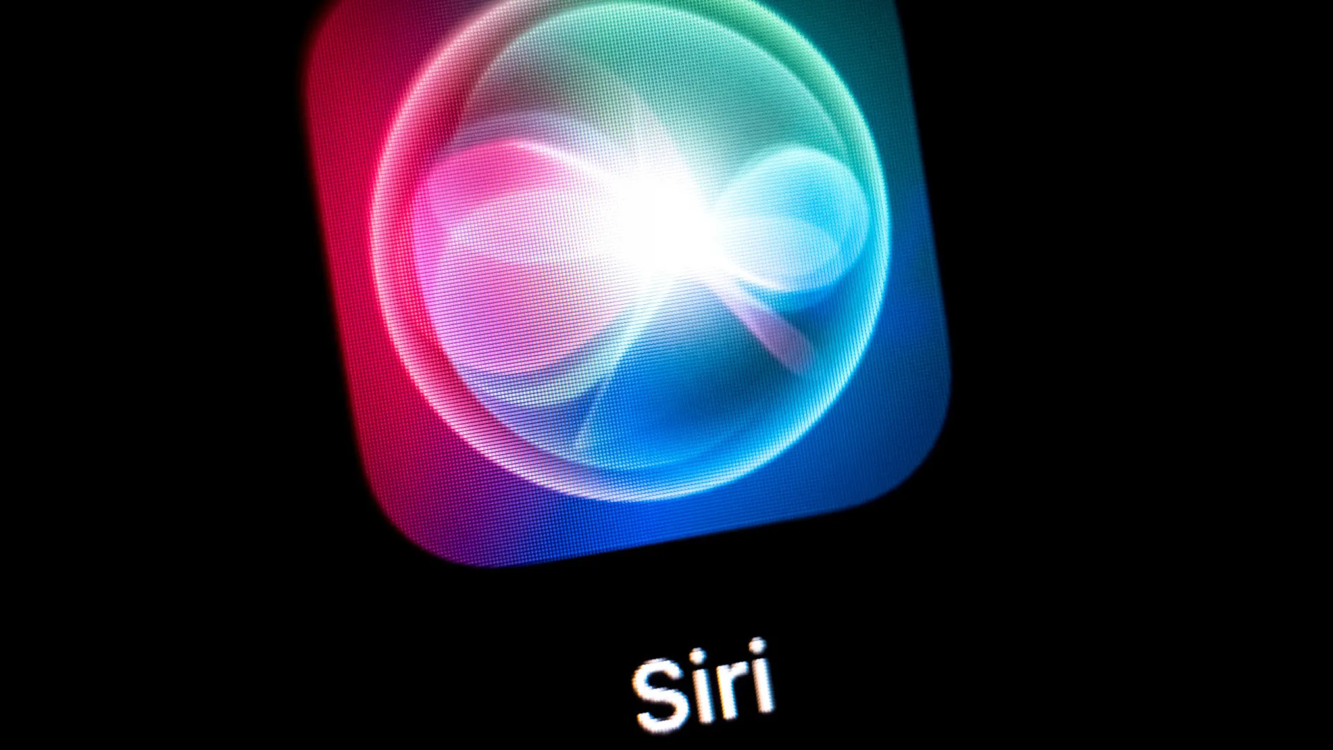 'Hey, Siri!' Google e Apple fecham atualização com IA nos 868 milhões