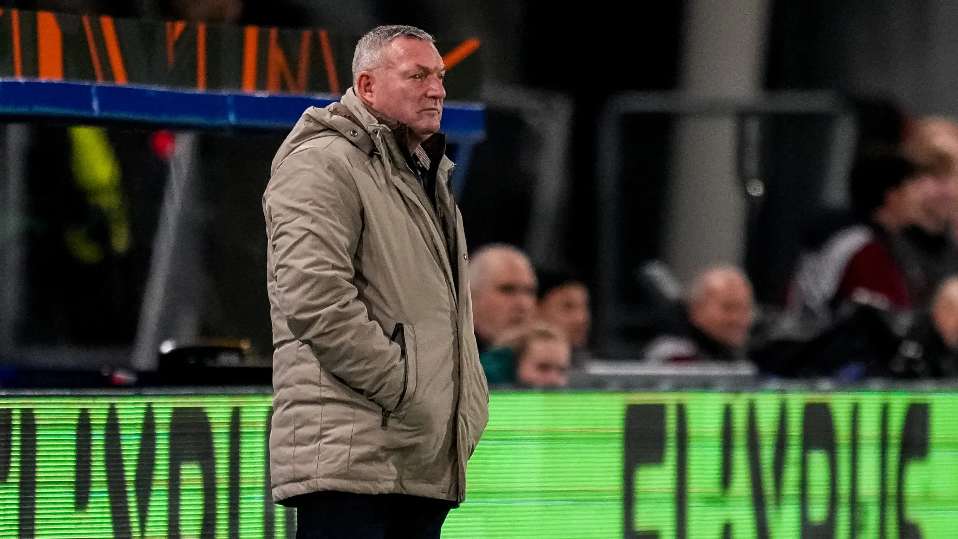 
                    Ron Jans questiona expulsão: 