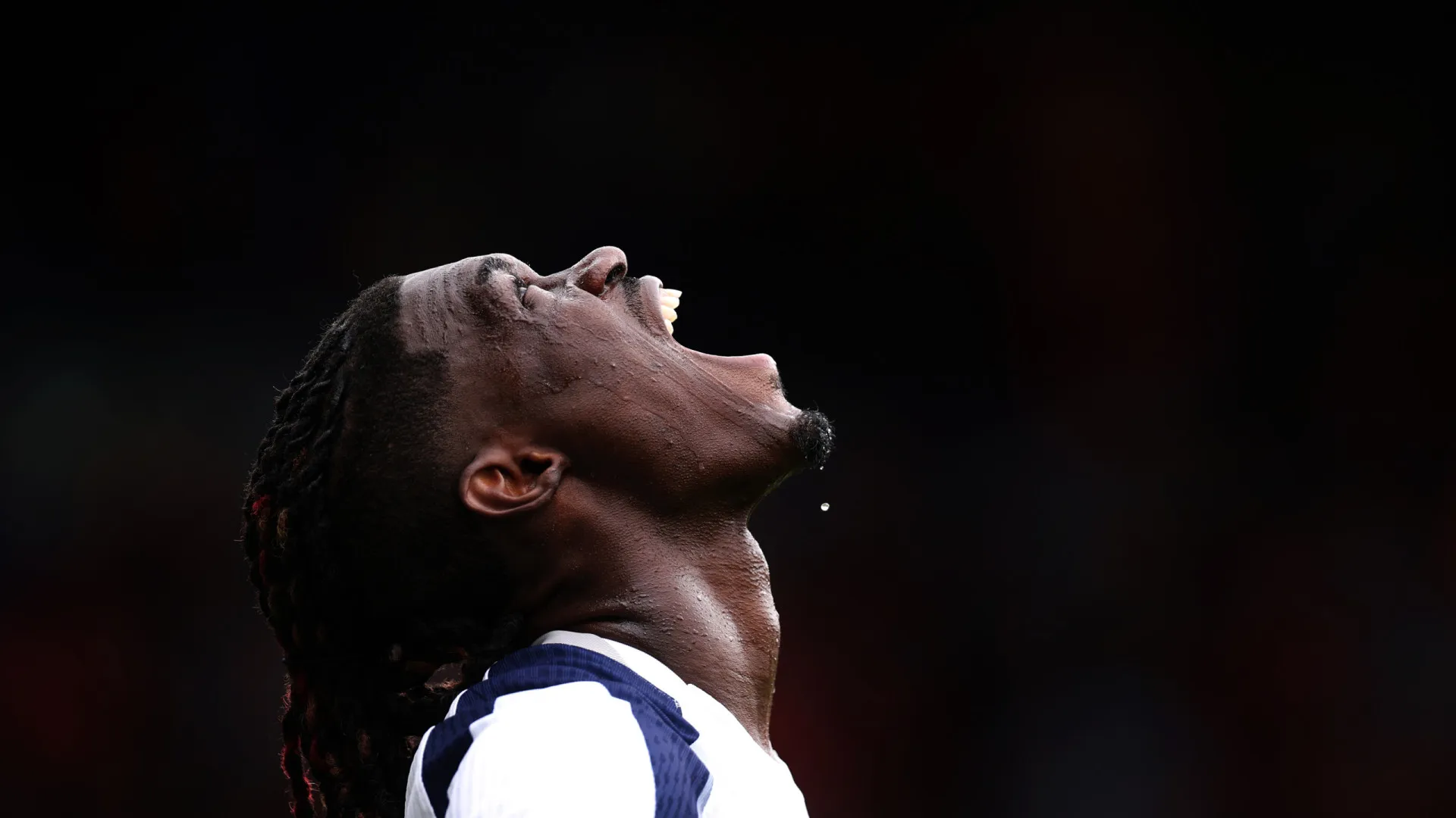 
                    Craque da Premier League vítima de fraude que lhe levou milhares de euros
                