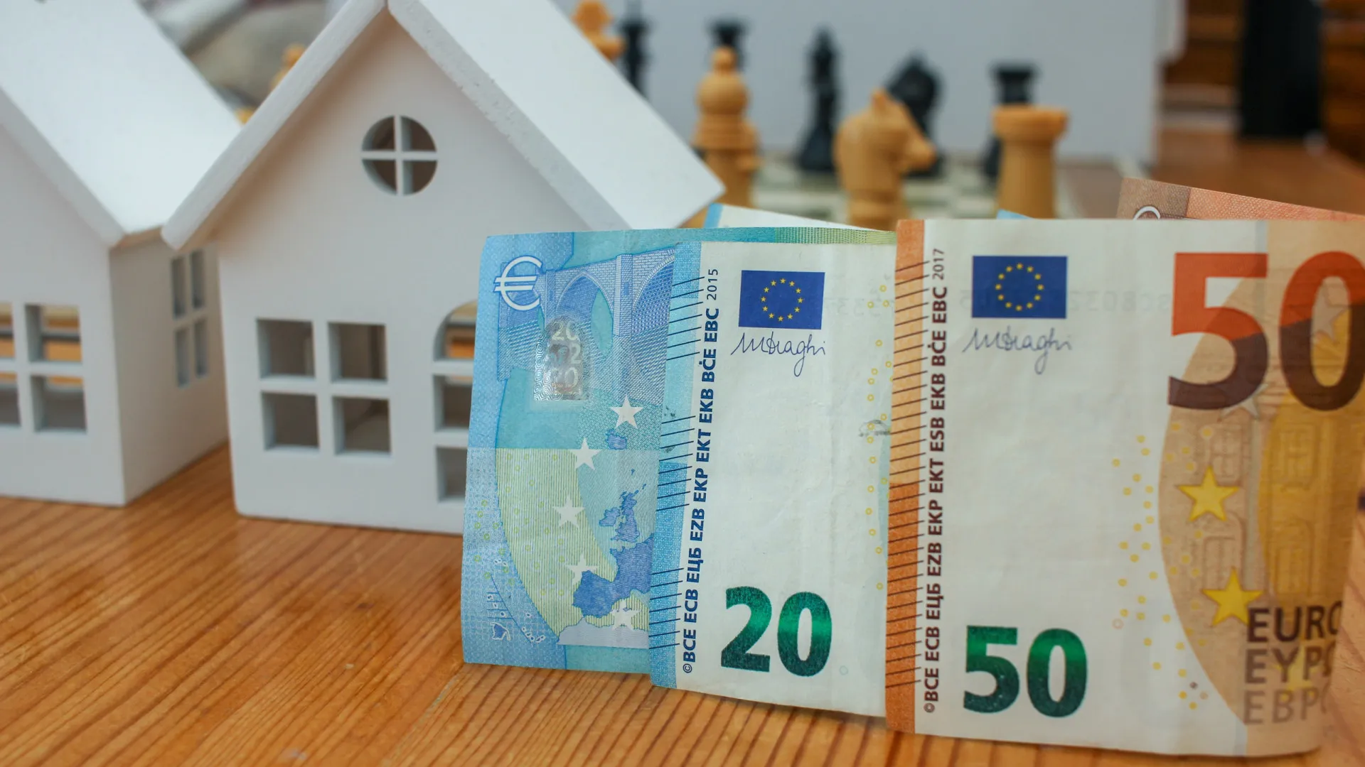 
                    Não se esqueça do IMI. Compensa pedir nova avaliação da casa ao Fisco?
                