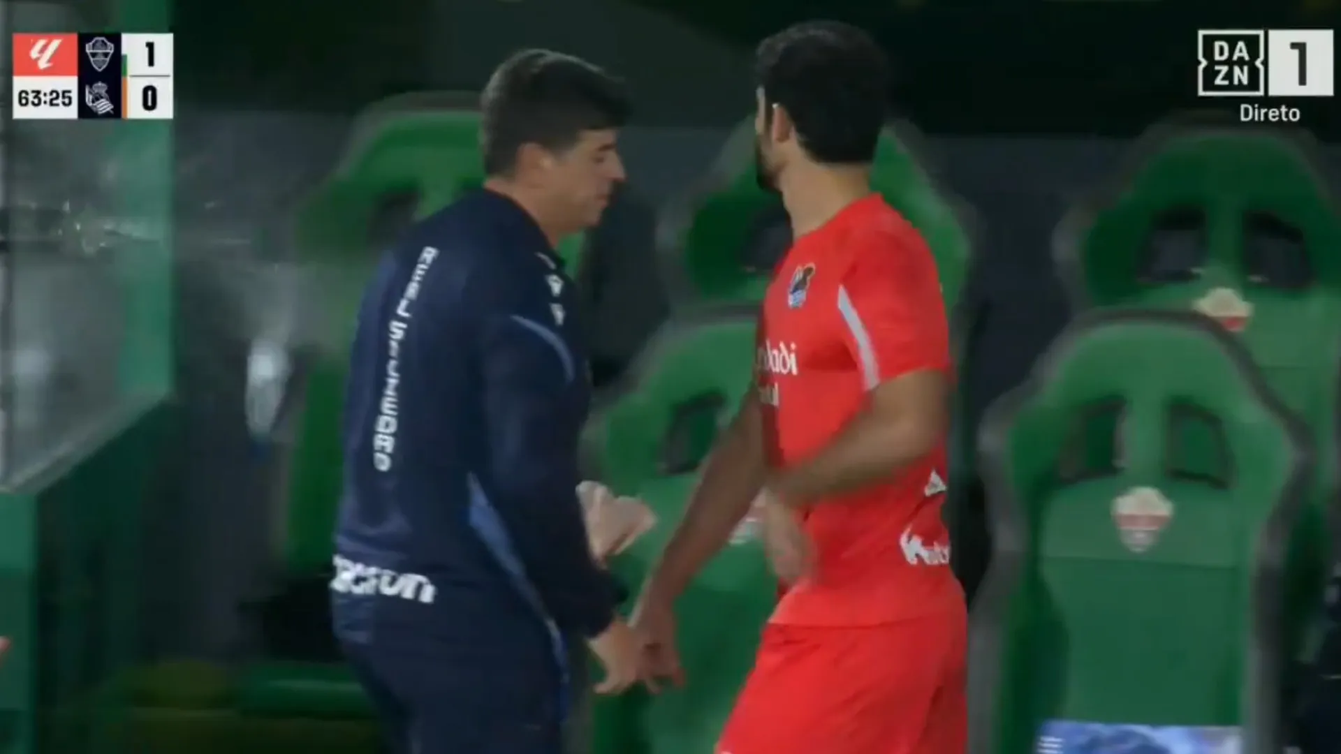 
                    Imagens dão que falar. Gonçalo Guedes furioso após ser substituído
                