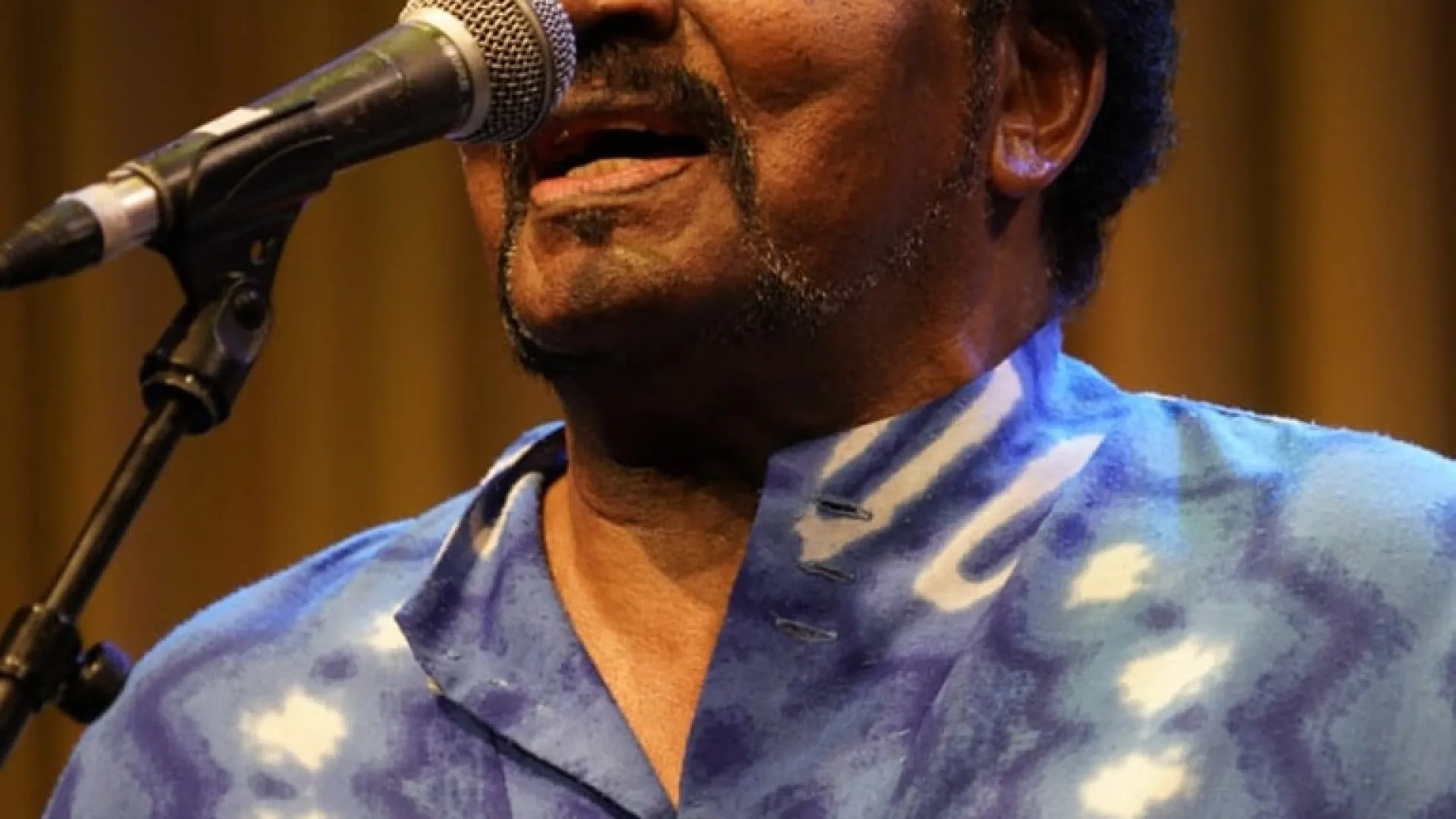 
                    Bonga anuncia que foi pai de gémeos aos 83 anos: 