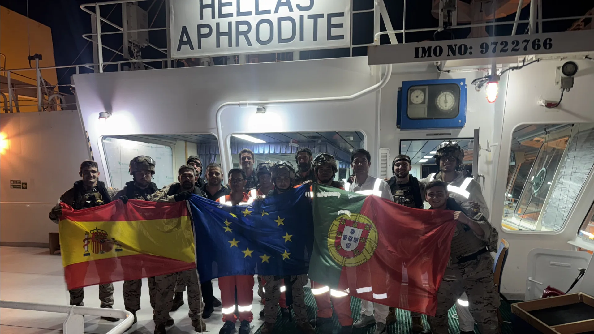 
                    Militares portugueses ajudam a libertar navio sequestrado por piratas 
                