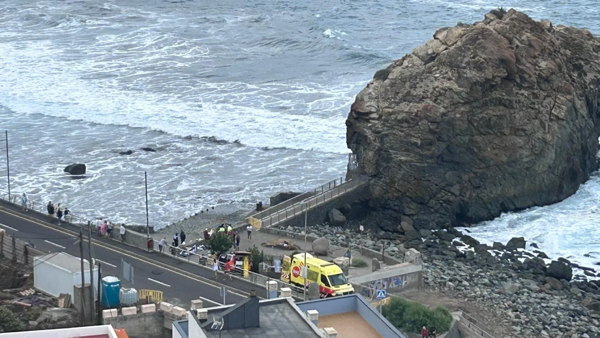 
                    Agitação marítima provoca três mortos e vários feridos em Tenerife
                