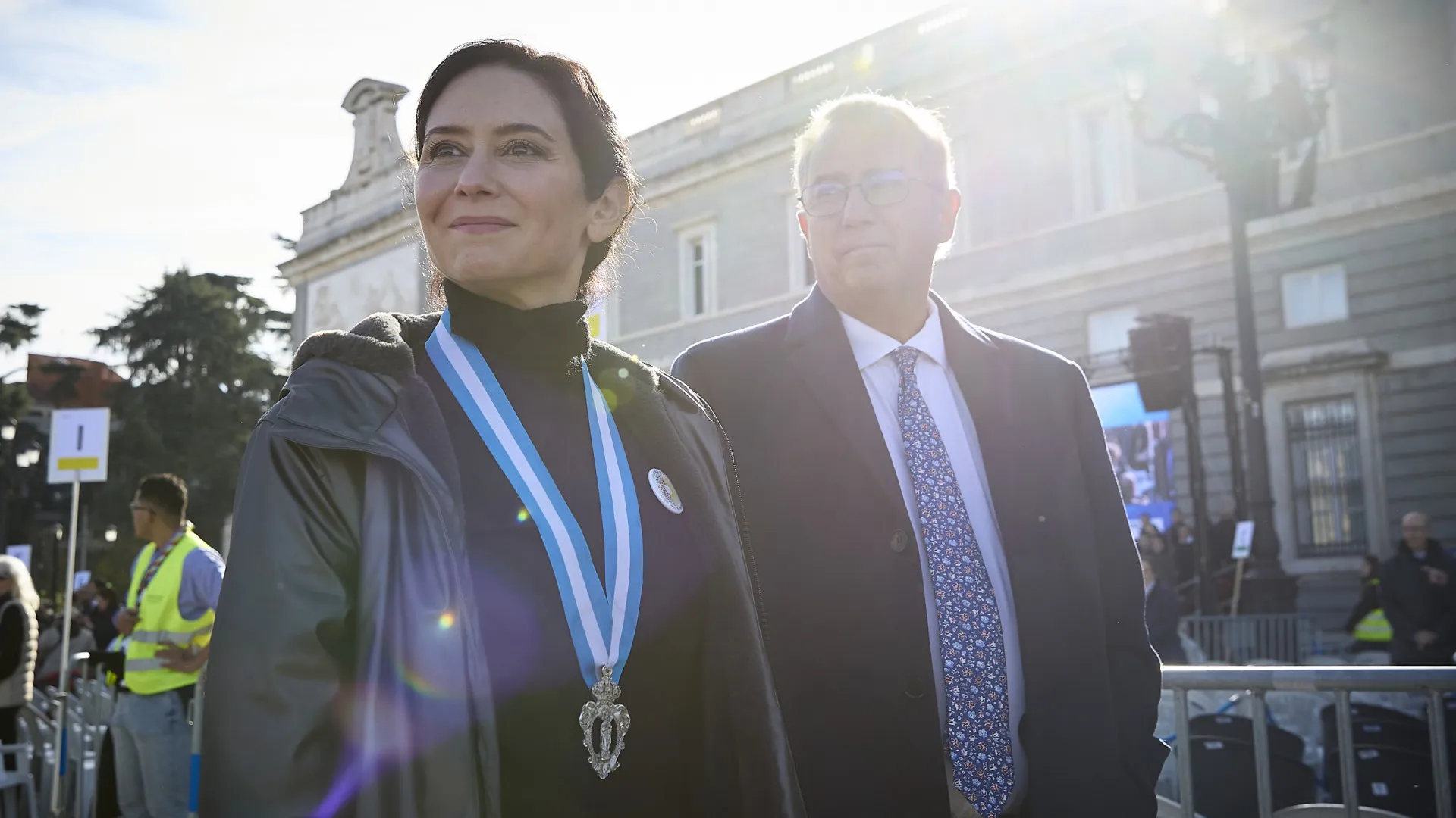 
                    Presidente de Madrid abandona missa de ambulância após 