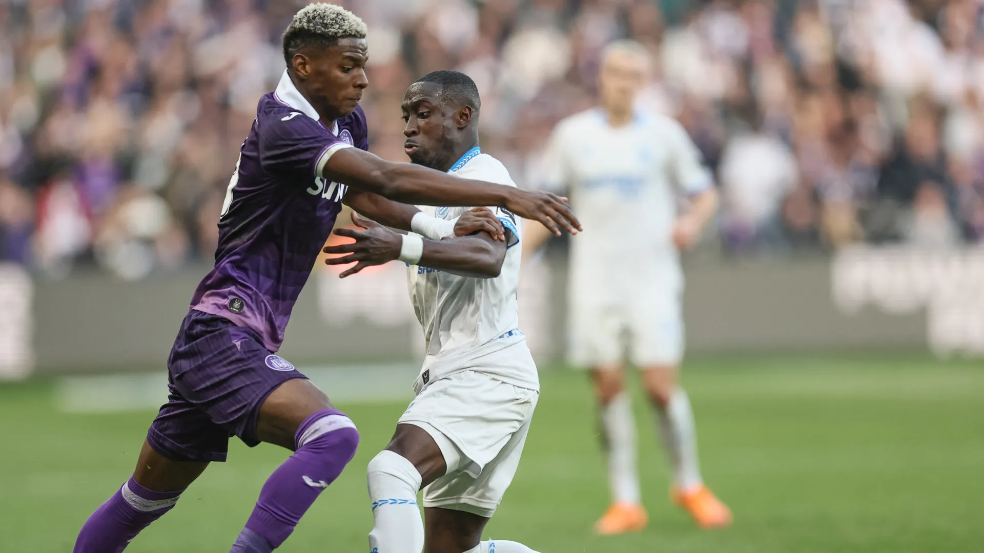 
                    Atenção, Sporting: Autogolo trama Club Brugge de Forbs e companhia
                