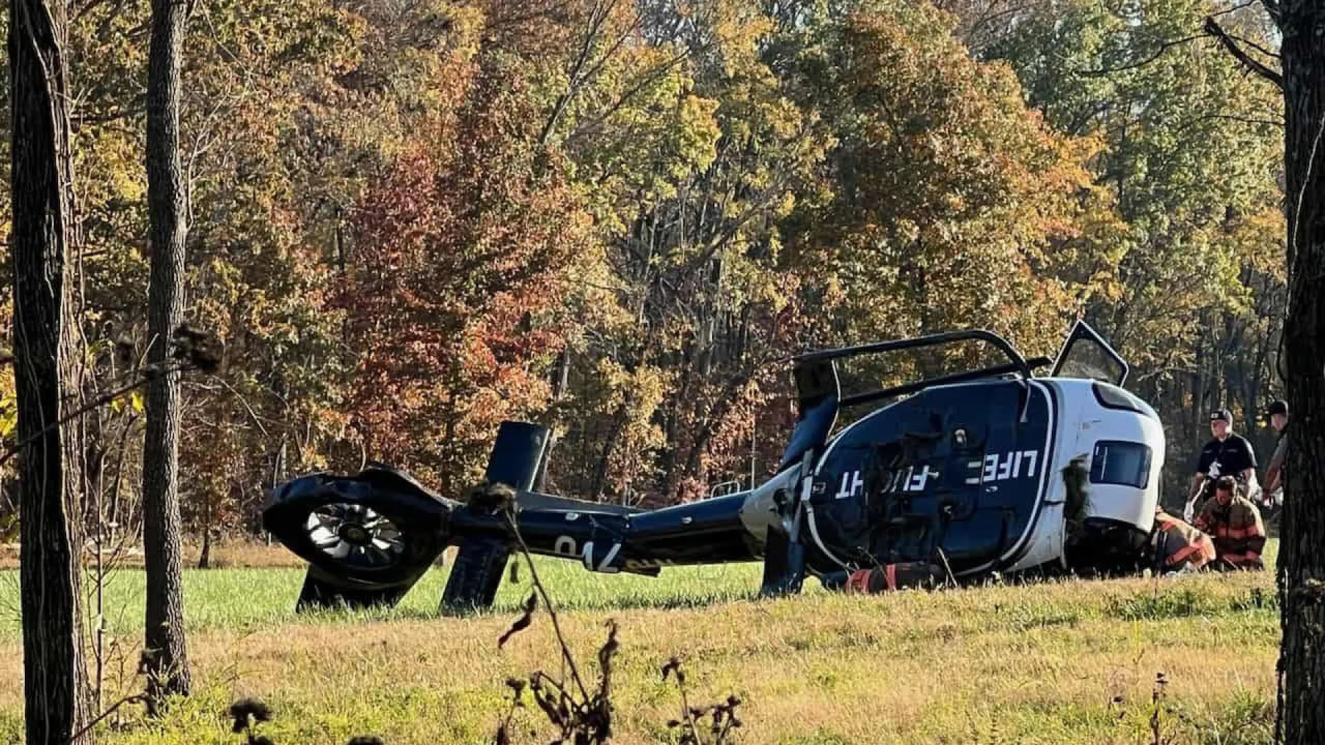 
                    Helicóptero de emergência médica despenha-se nos EUA. Há um morto
                