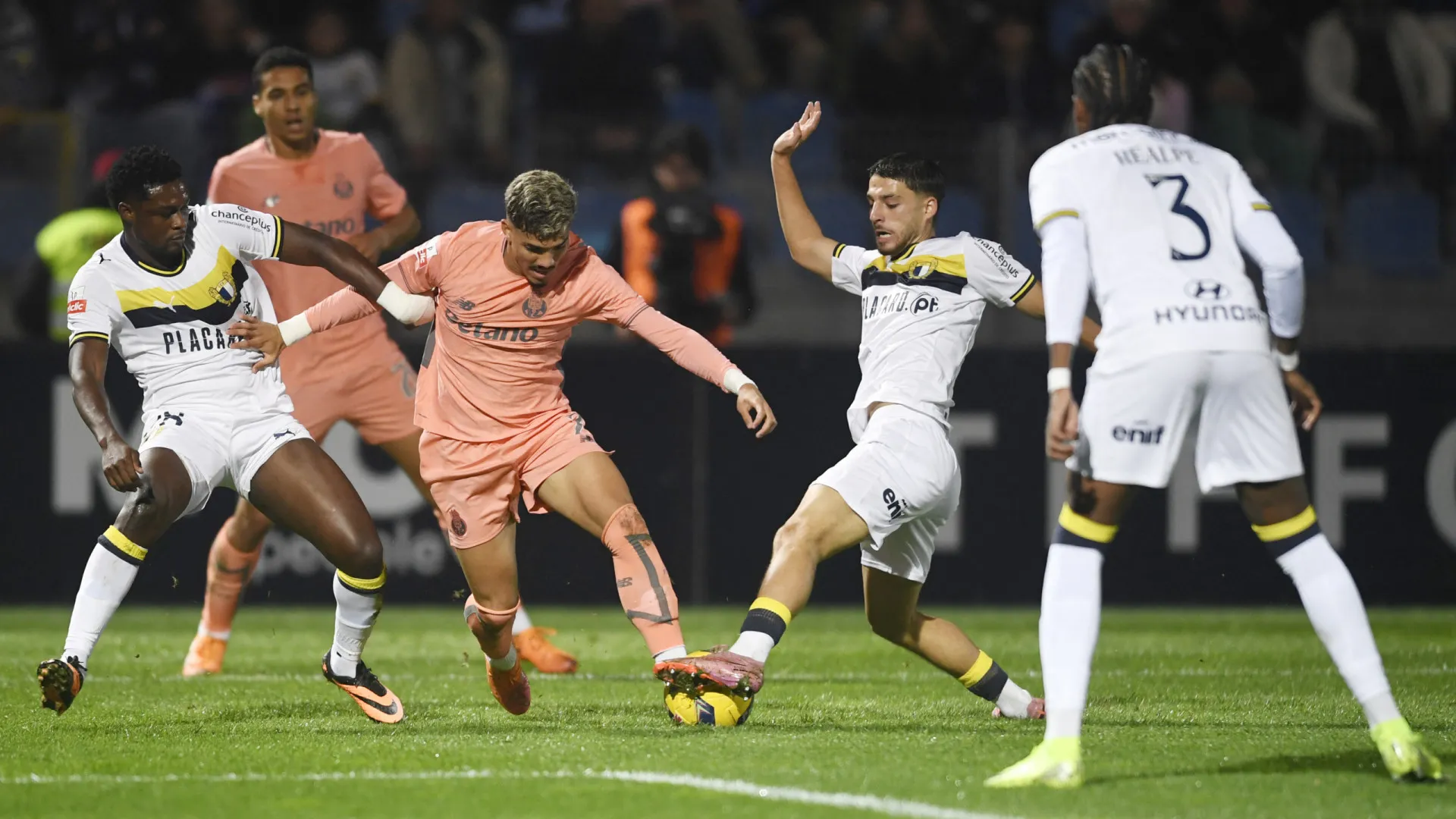 Alvo fácil? FC Porto sabe bem o que é vencer o Famalicão