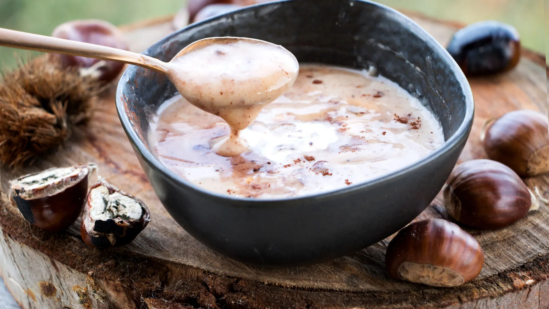 
                    Delicie-se com esta receita simples de creme aveludado de castanhas 
                