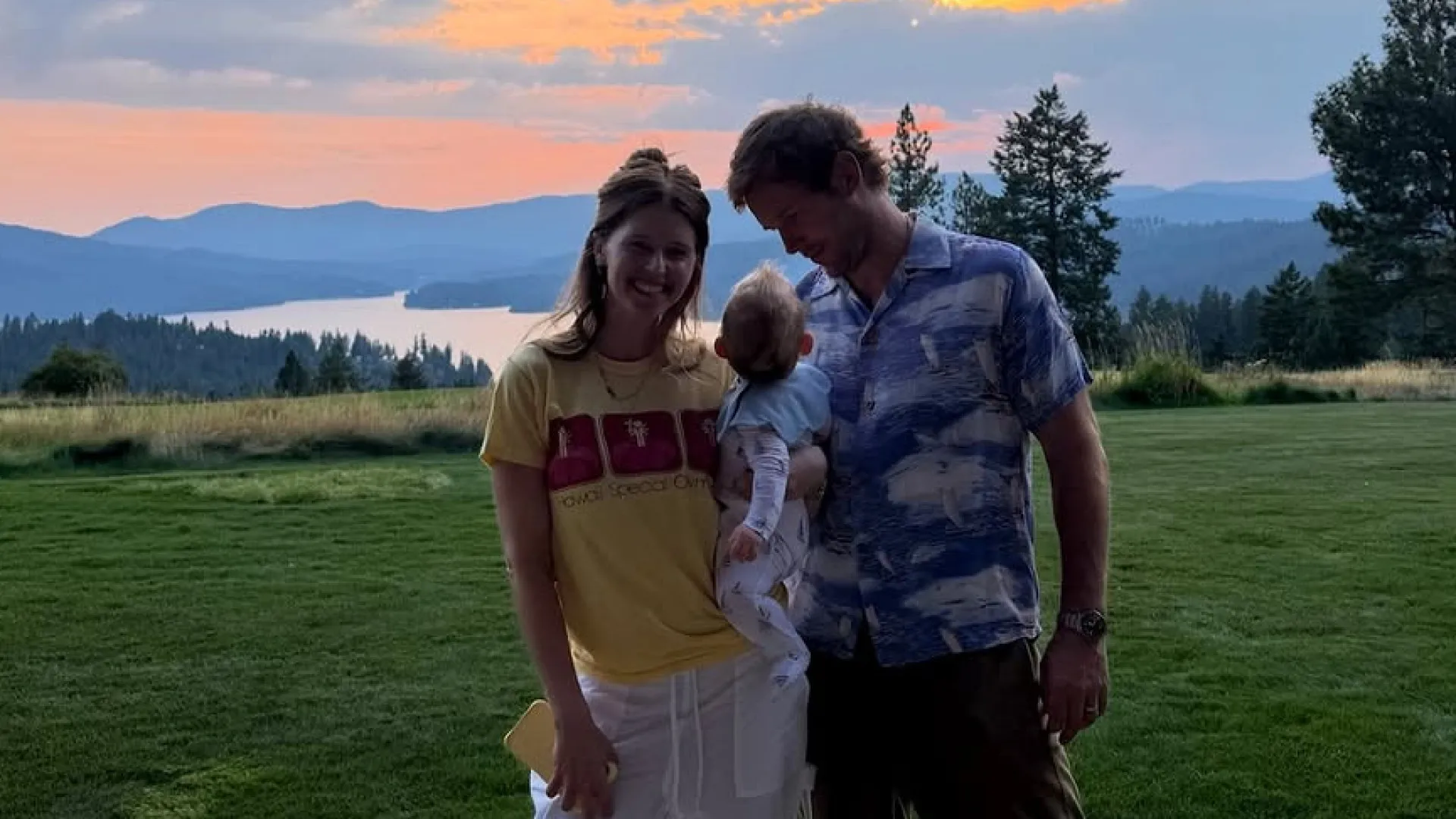 
                    Katherine Schwarzenegger comemora primeiro aniversário do filho mais novo
                