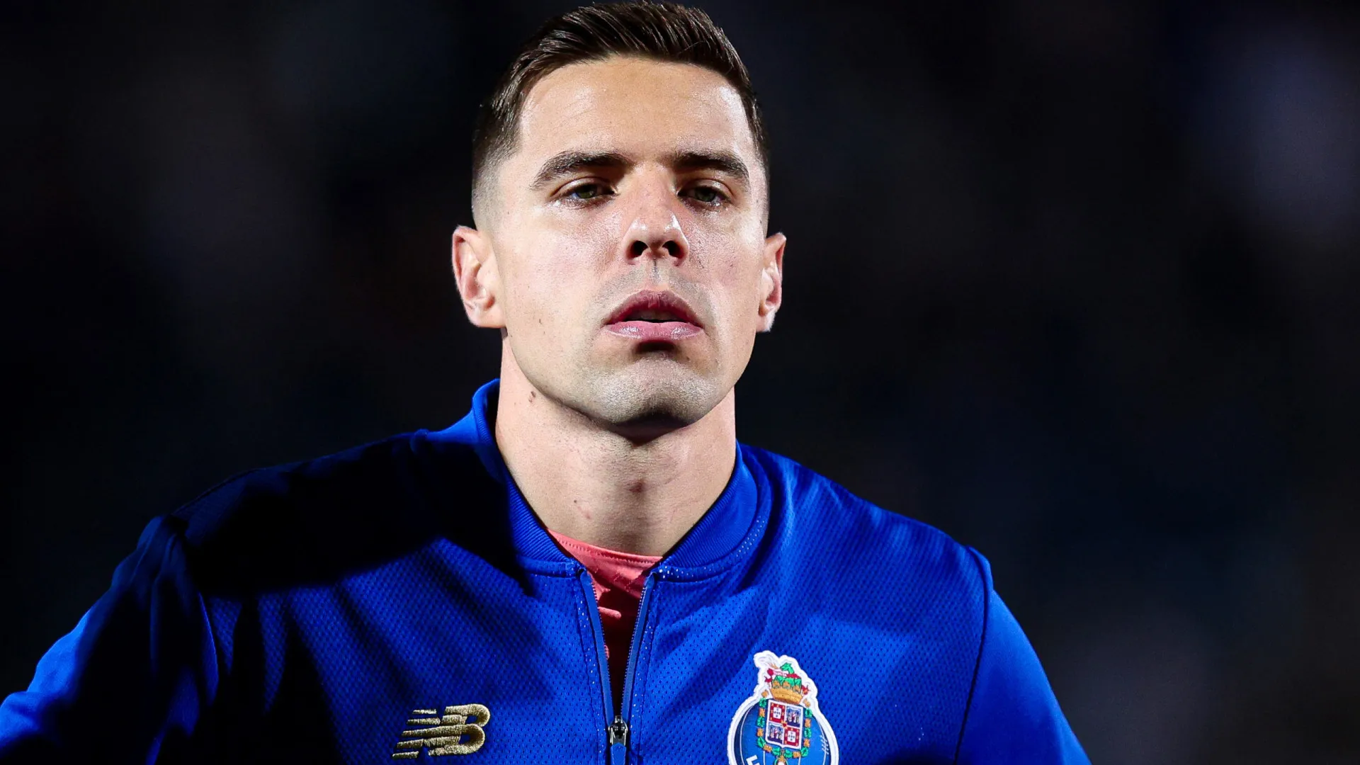 
                    FC Porto dá novos pormenores das lesões de Jan Bednarek e de Borja Sainz
                