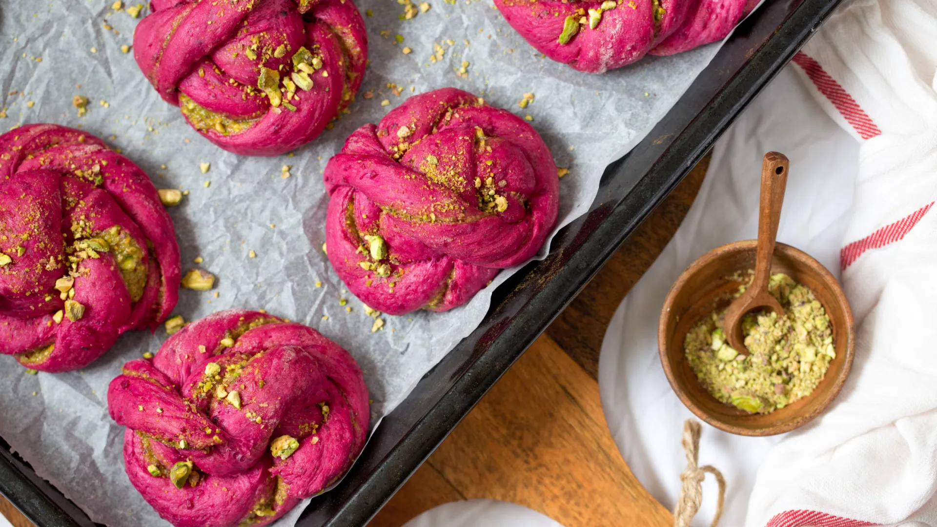 Receita do pão cor-de-rosa (de beterraba) que tem benefícios para a saúde