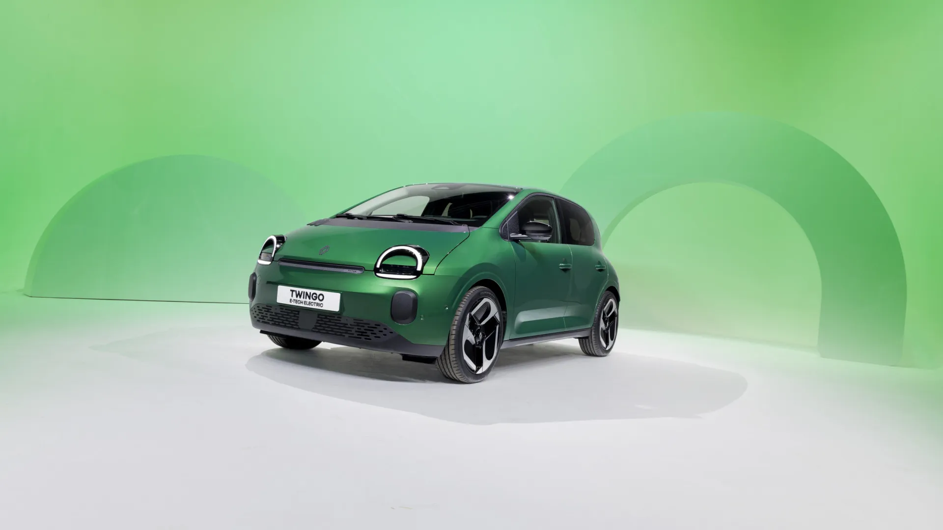 A metamorfose do antigo Twingo para o novo Twingo E-Tech